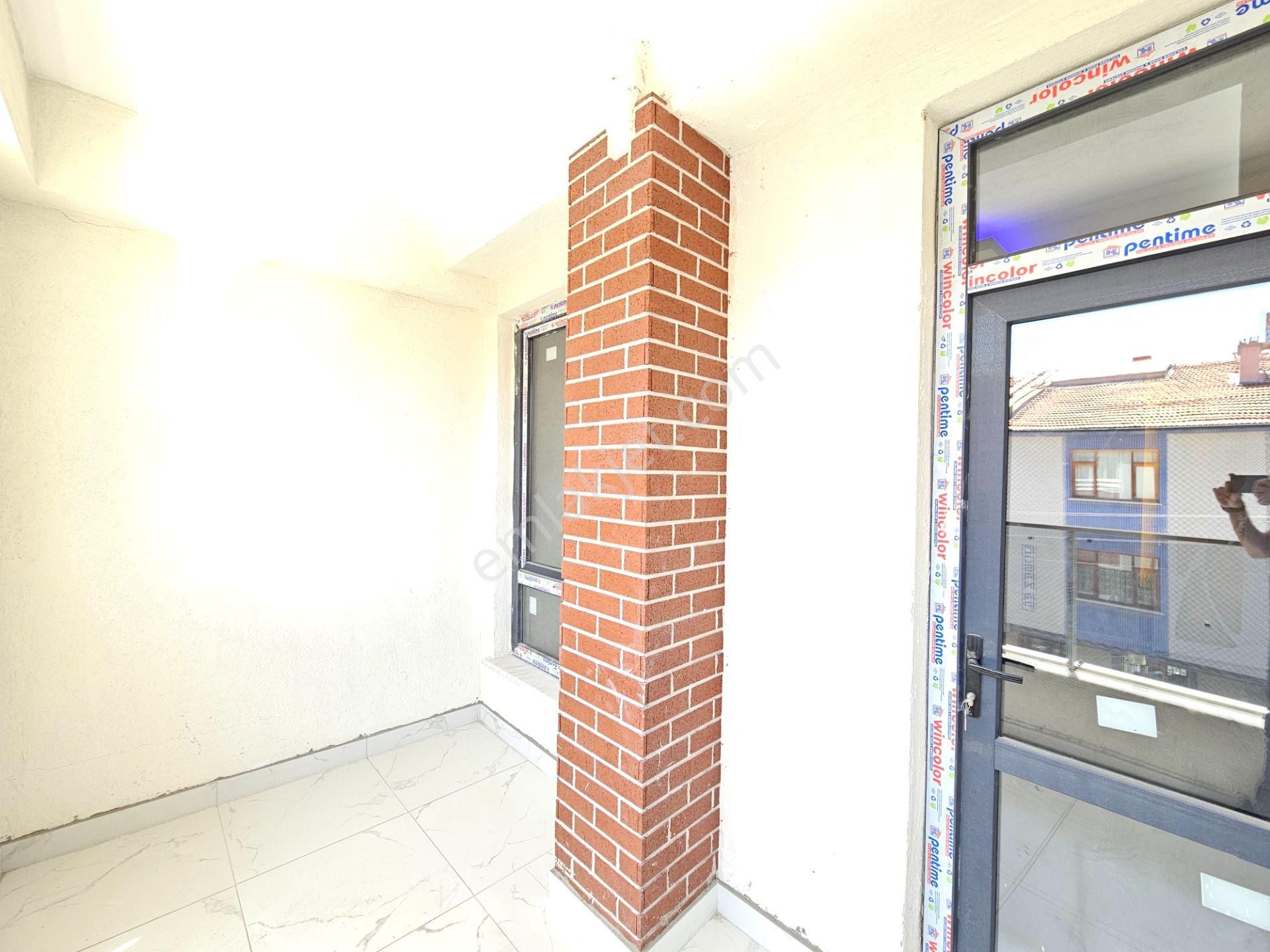 Ziya Ülhak Caddesi Ve Tüğbek Çarşısı Yakını Merkezi Lokasyon 3+1 Kilerli Kapalı Otoparklı Üks Daire - Görsel 15