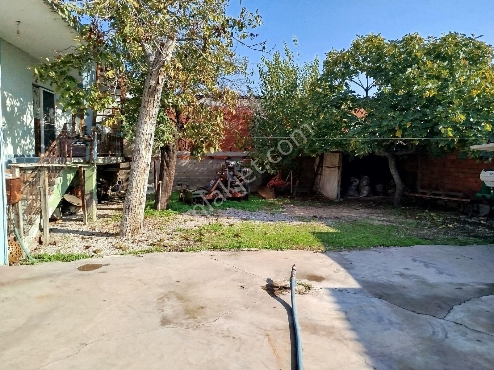 Köseler' De Köy İçi Satılık 3+1 Müstakil Ev Ve Arsası - Görsel 9