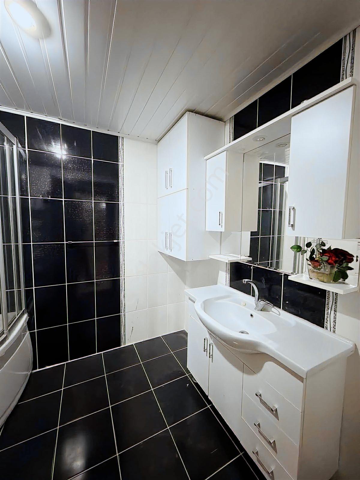 Total'den M.bulvar Groseri Yanı Geniş Oturumlu Lüx Daire !!! - Görsel 6