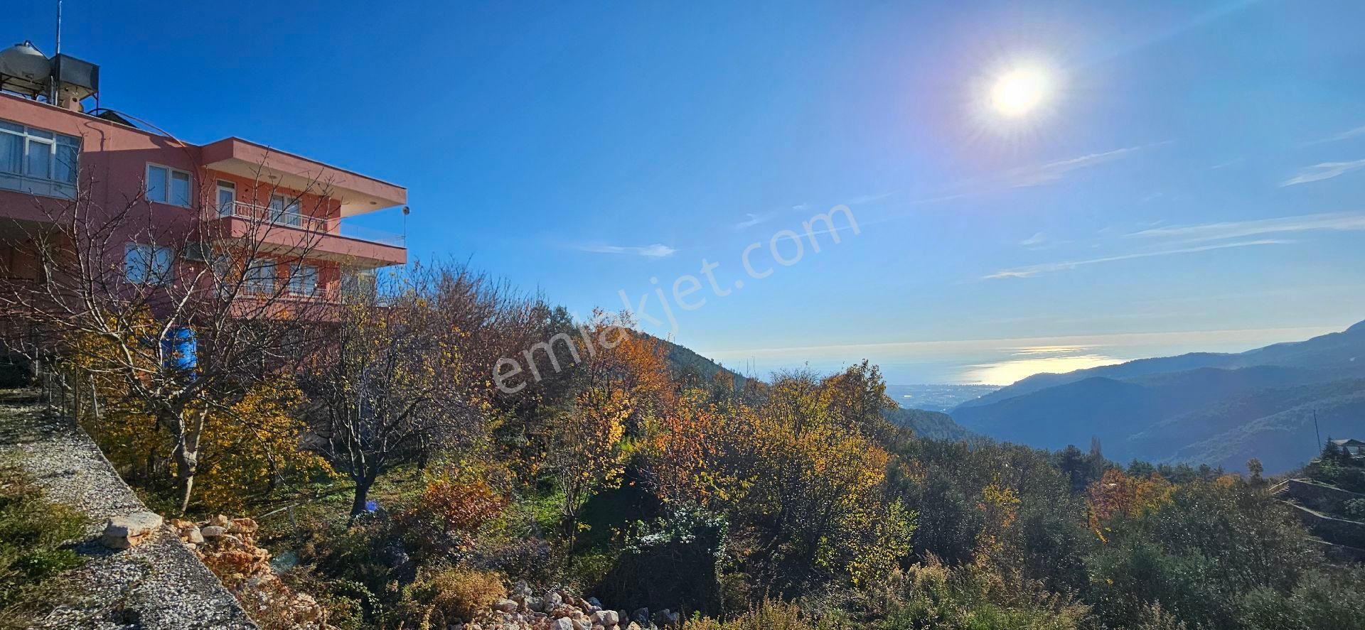 Alanya Bademağacı Mah.satılık Deniz Manzaralı 3 Katlı 6+1 Bina