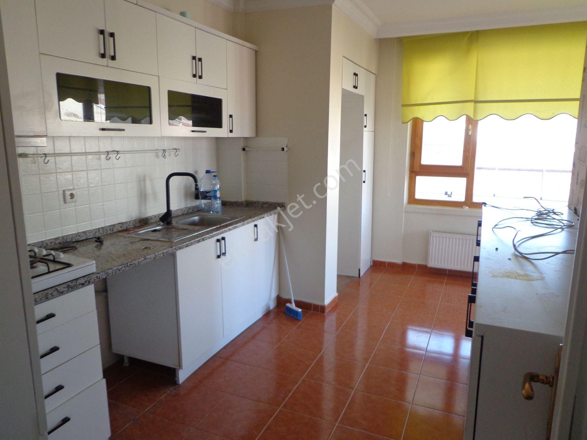 Cevizlidere Merkezinde 145 M2 3+1 Daire