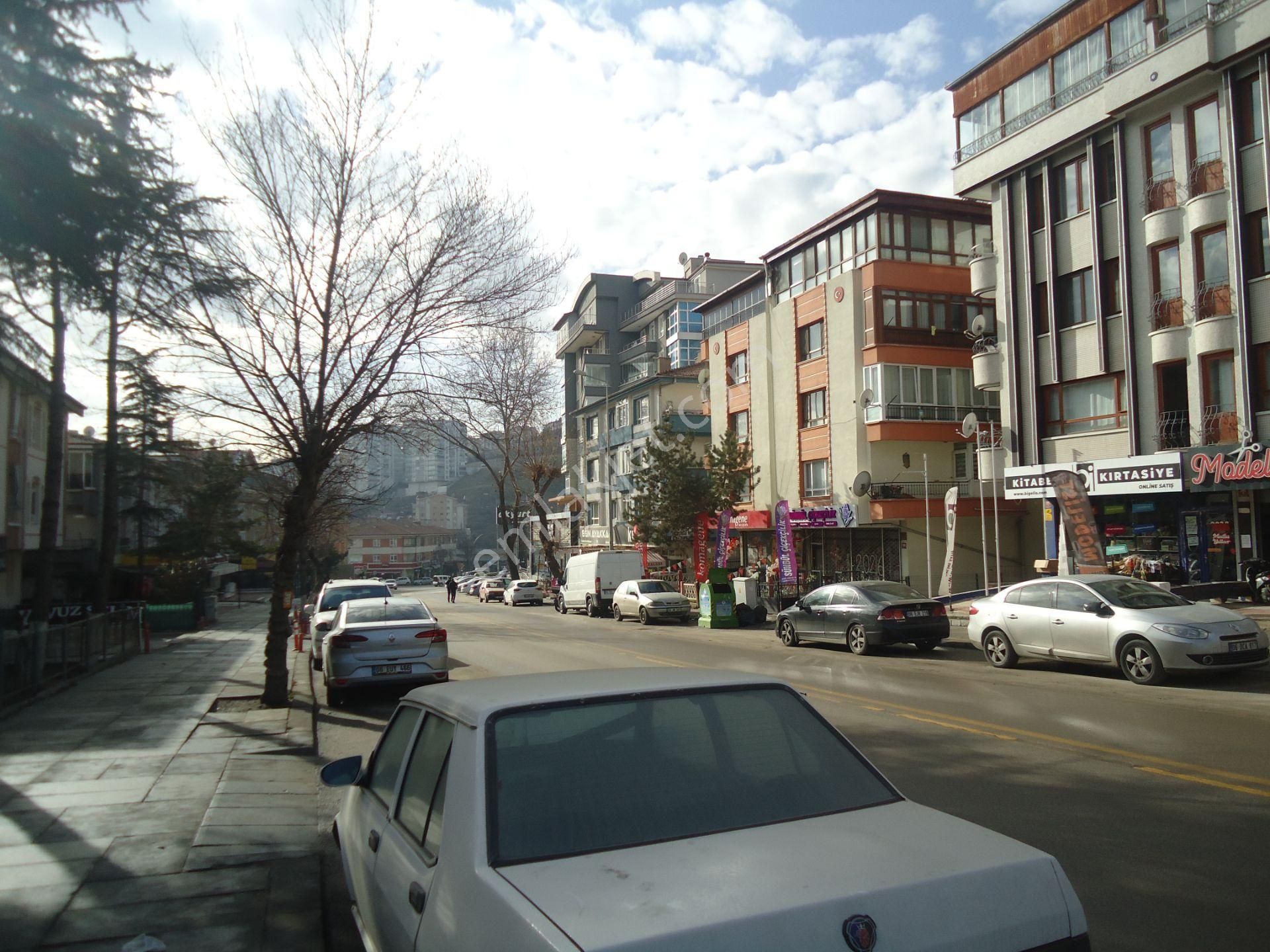 Krc'den Abdülhakhamit Caddesinde Giriş Kat 3+1 Satılık Daire - Görsel 18