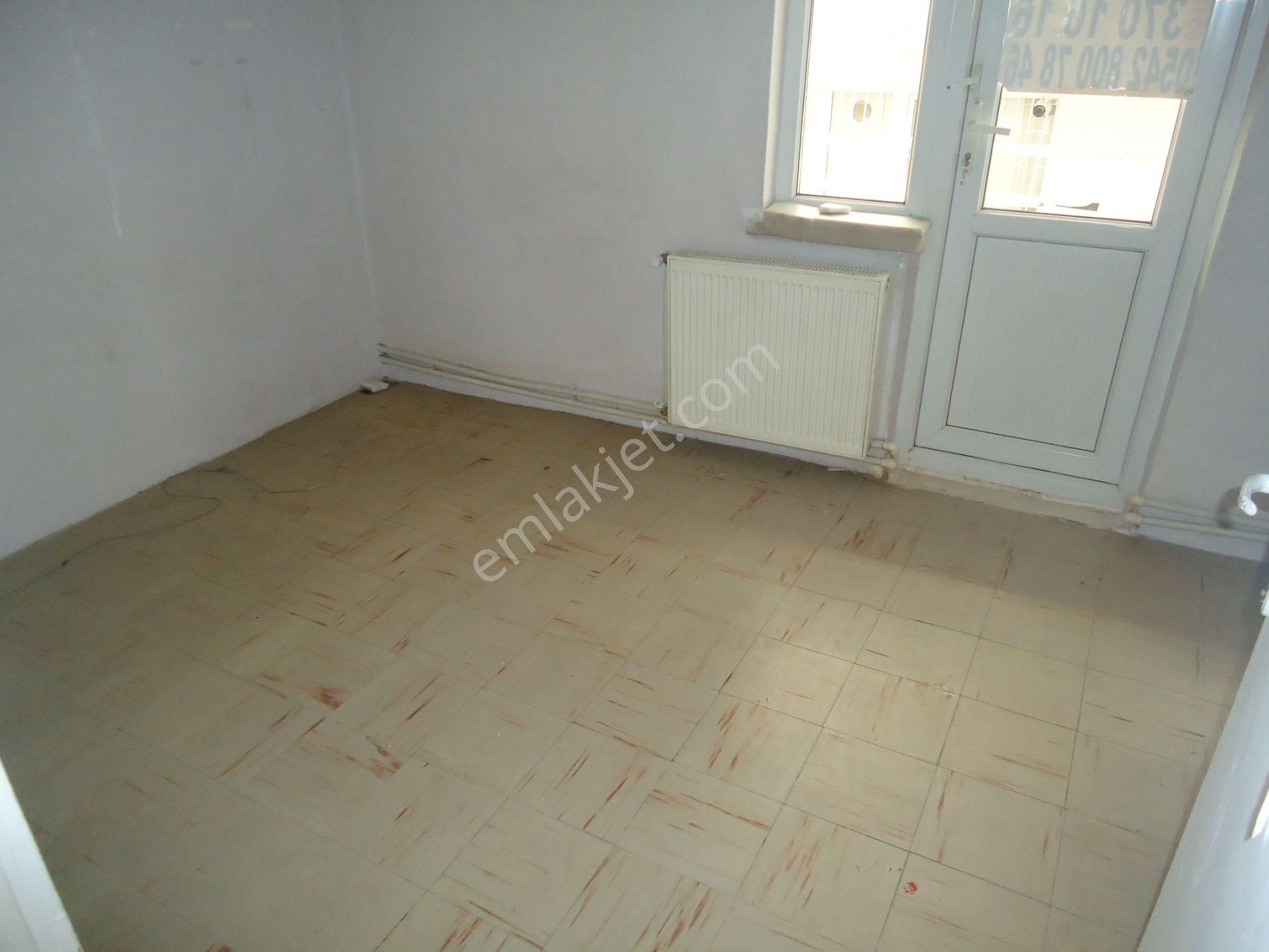 Krc'den Abdülhakhamit Caddesinde Giriş Kat 3+1 Satılık Daire - Görsel 10