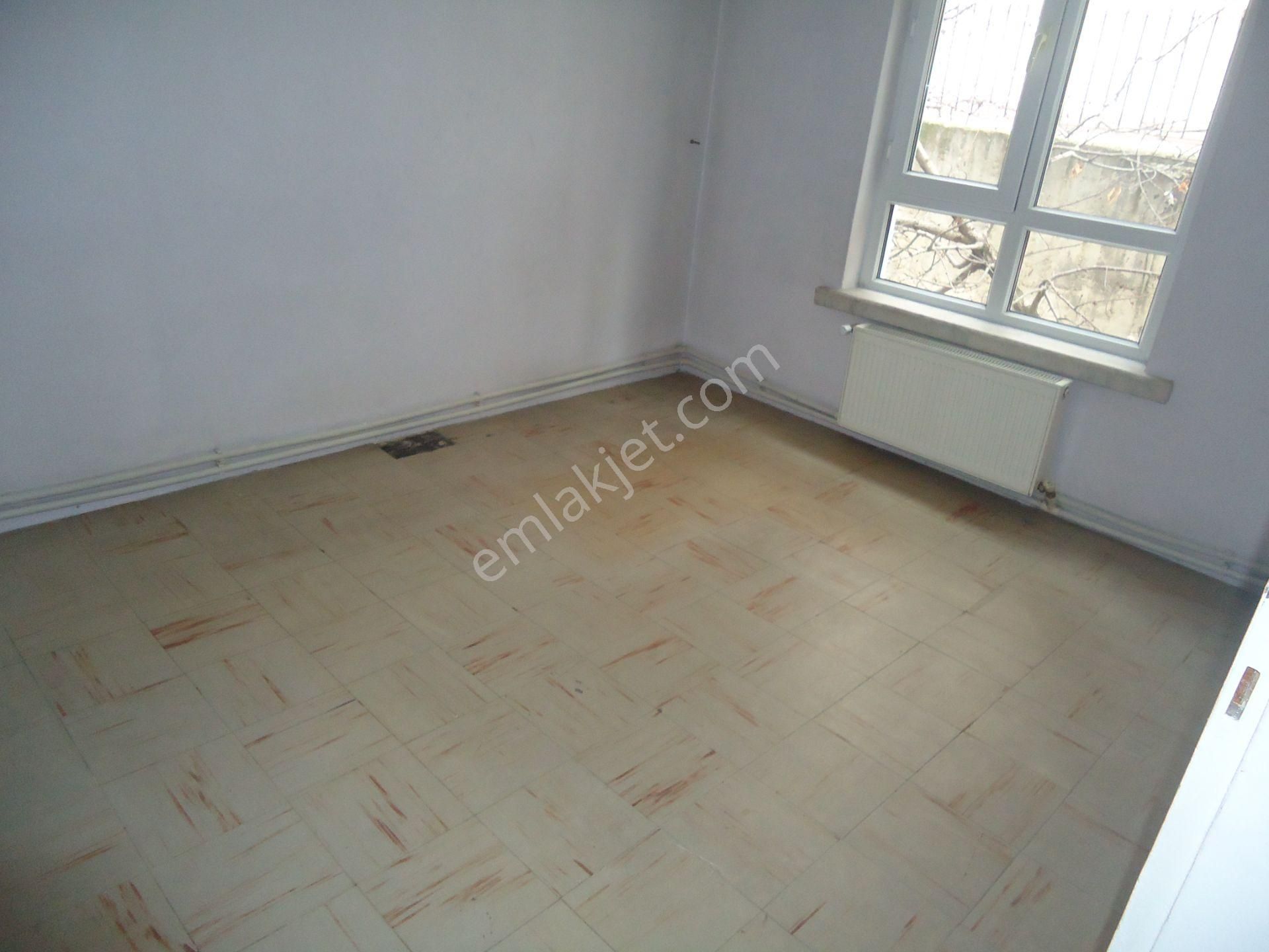 Krc'den Abdülhakhamit Caddesinde Giriş Kat 3+1 Satılık Daire - Görsel 9