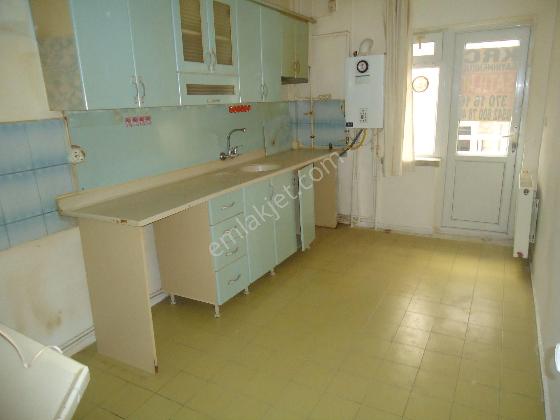 Krc'den Abdülhakhamit Caddesinde Giriş Kat 3+1 Satılık Daire - Görsel 13