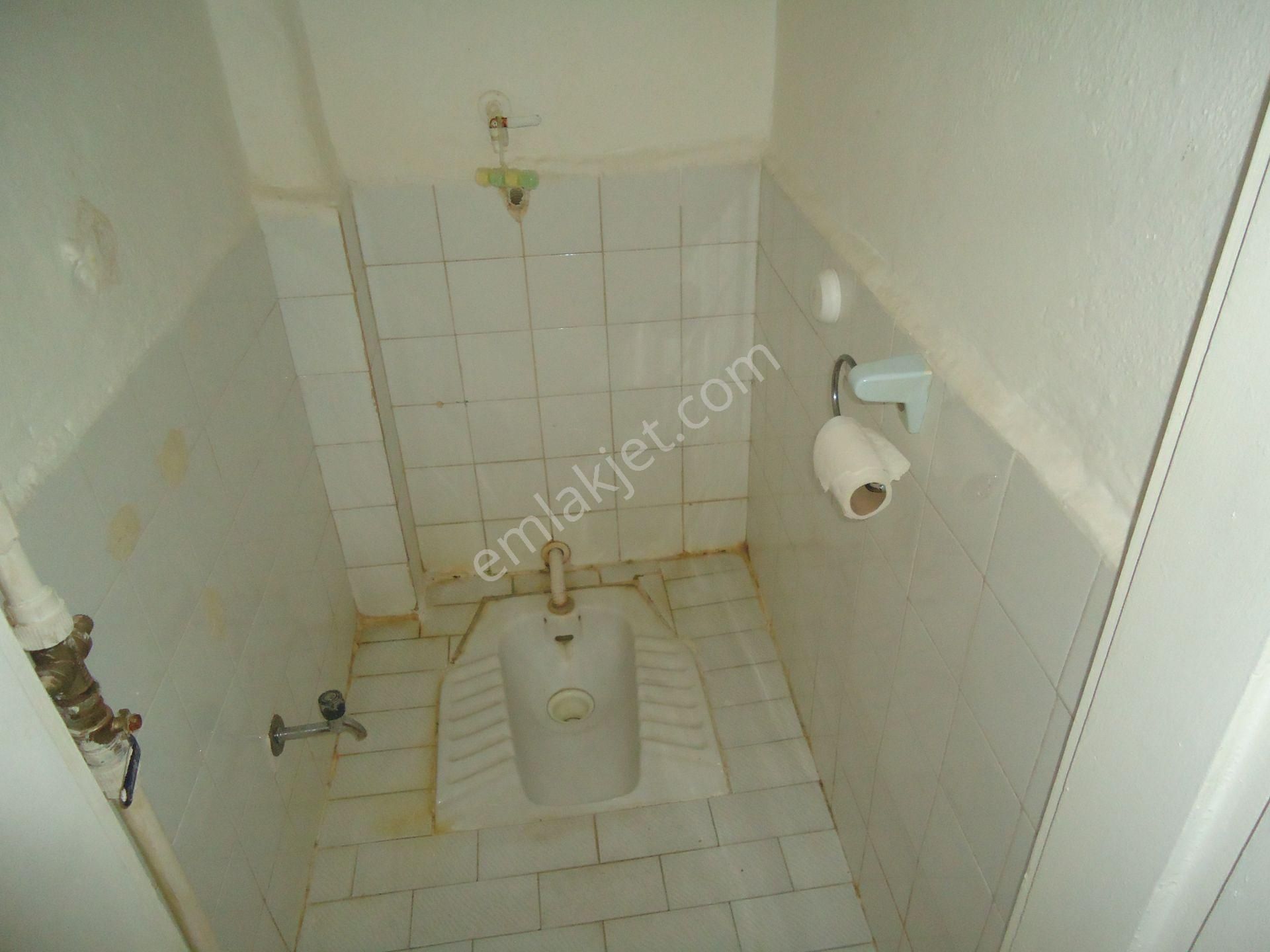 Krc'den Abdülhakhamit Caddesinde Giriş Kat 3+1 Satılık Daire - Görsel 16