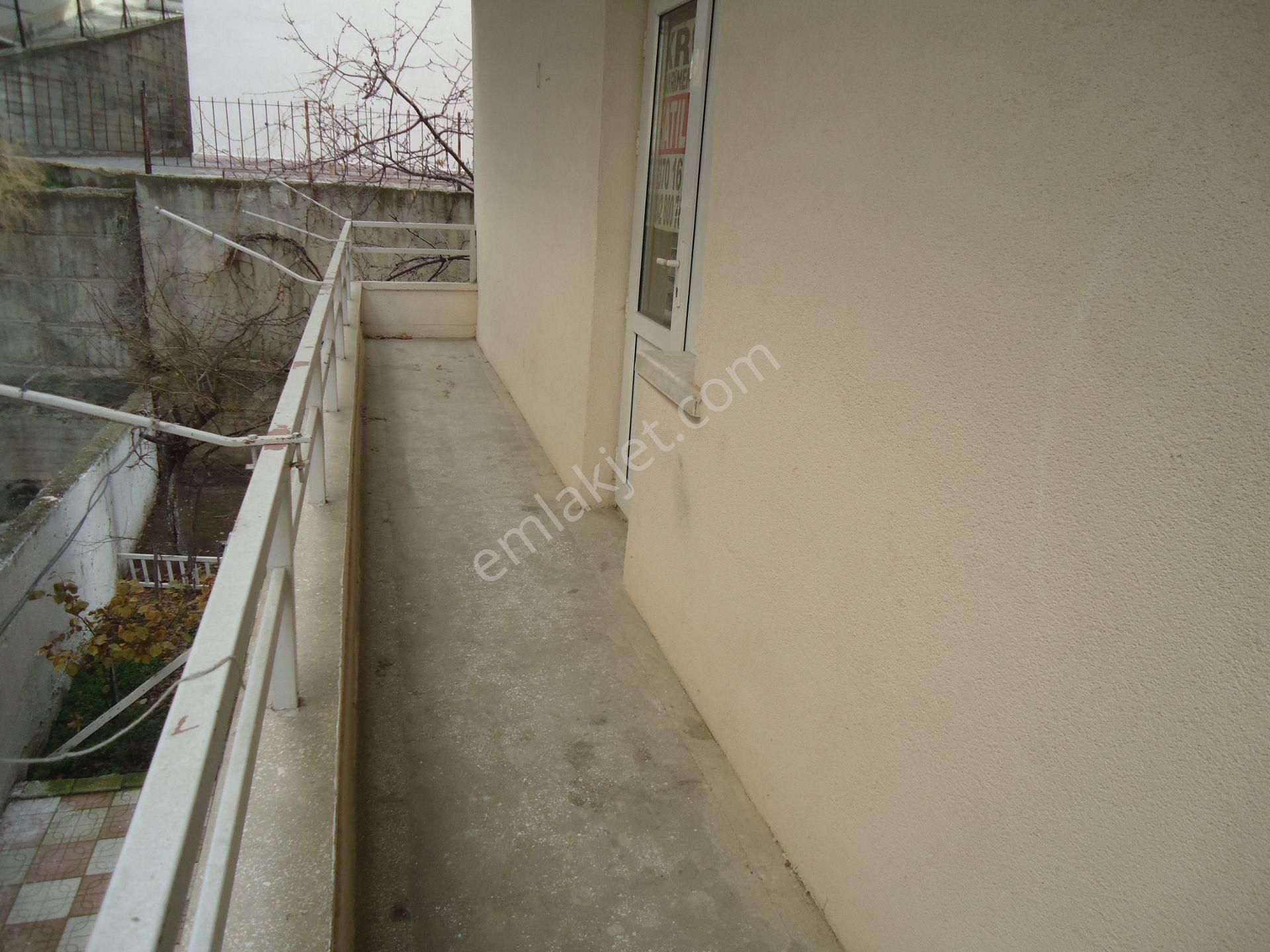 Krc'den Abdülhakhamit Caddesinde Giriş Kat 3+1 Satılık Daire - Görsel 12