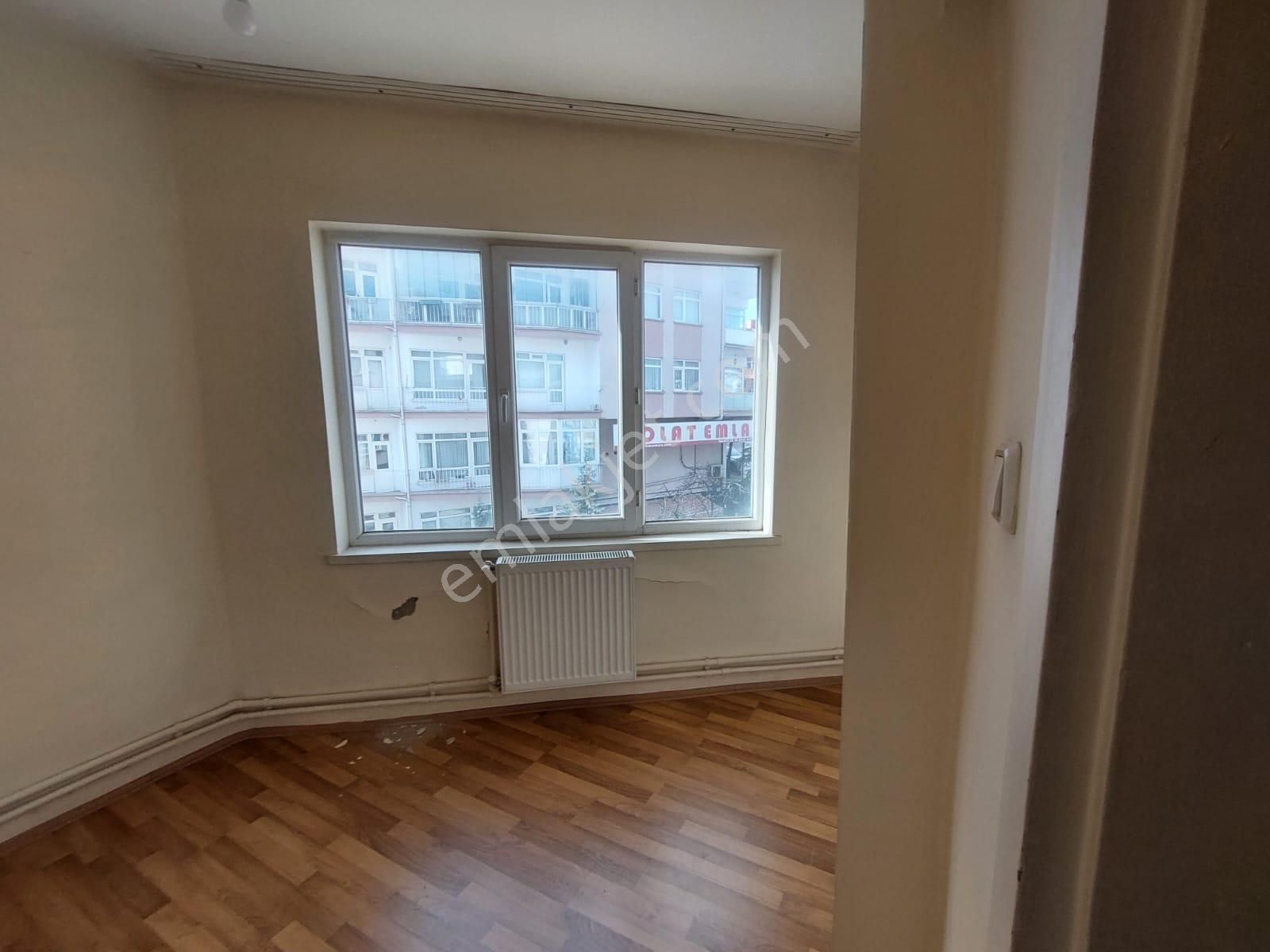 Göral Emlaktan Dikmen Caddesi Üzerinde 3+1 Ara Kat Yapılı Ön Cephe - Görsel 13