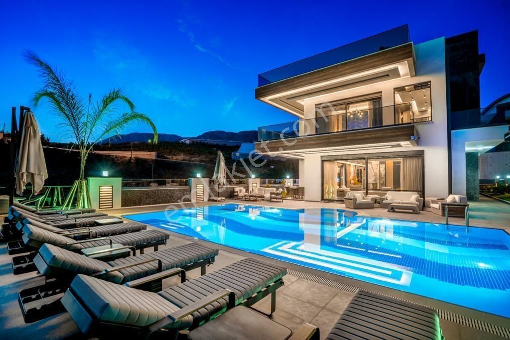 Summer Home'dan Kargıcakta Satılık Lüks Eşyalı 3+2 Villa - Görsel 6