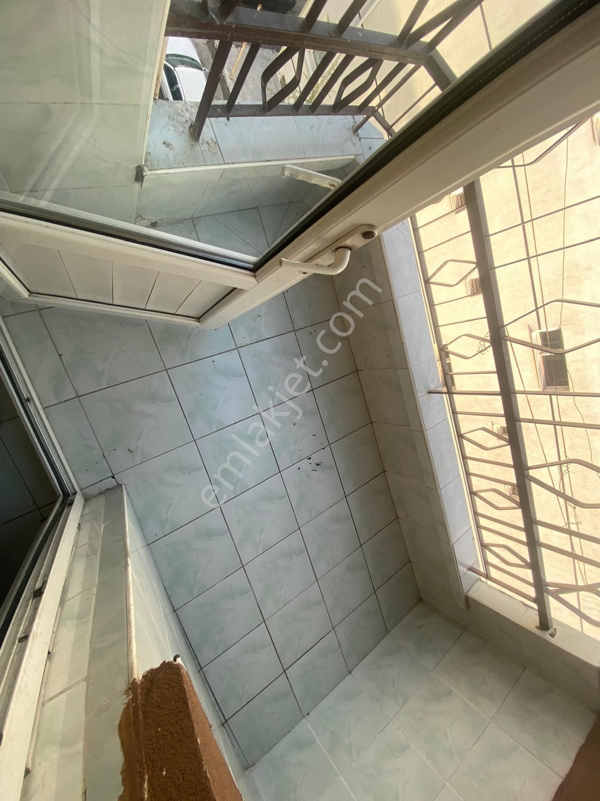 Koza Emlaktan Plevne Mahalesinde Cadde Üzerinde Ara Katta Geniş 3+1 Satılık Daire - Görsel 7