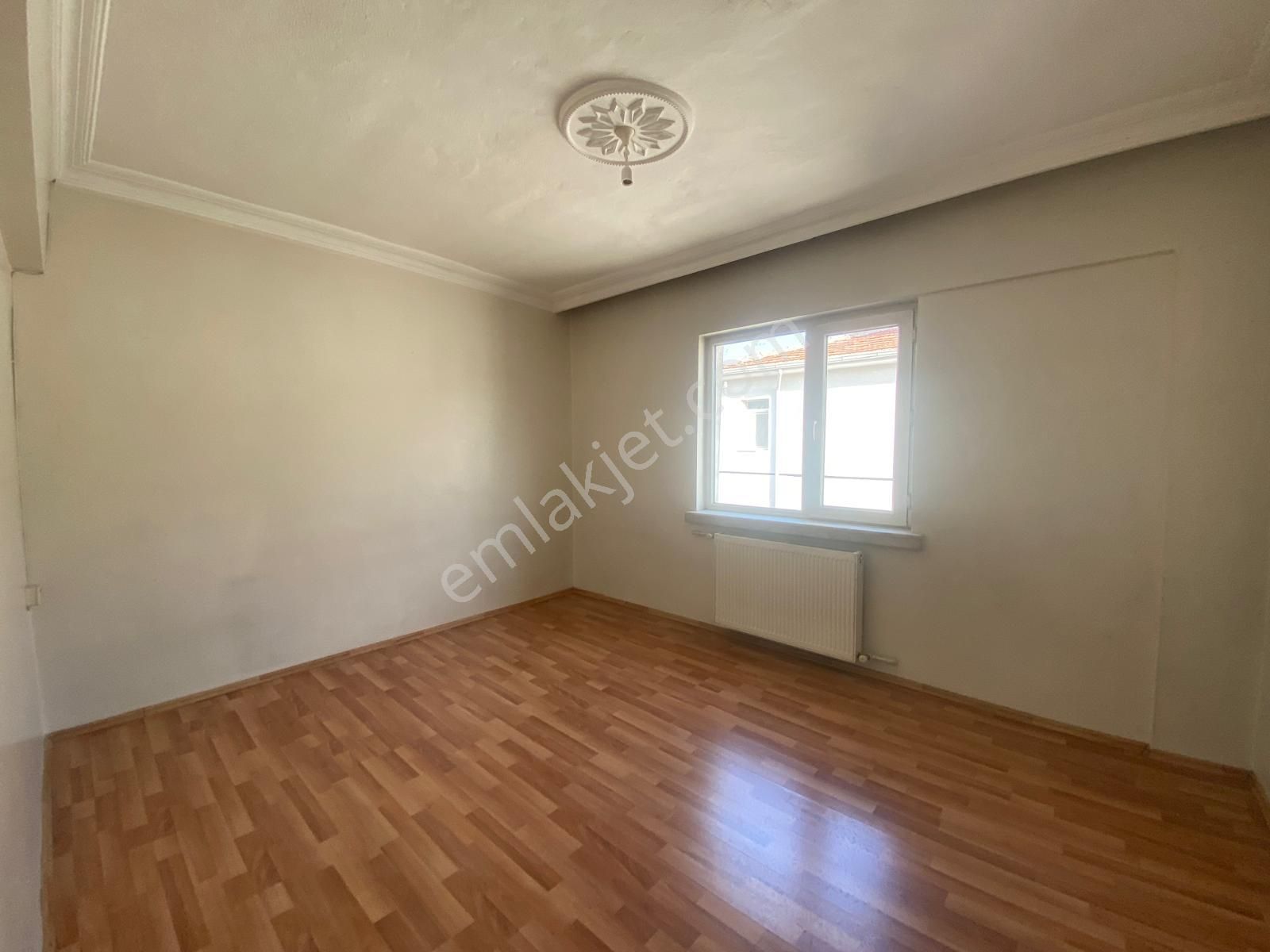 Koza Emlaktan Plevne Mahalesinde Cadde Üzerinde Ara Katta Geniş 3+1 Satılık Daire - Görsel 29