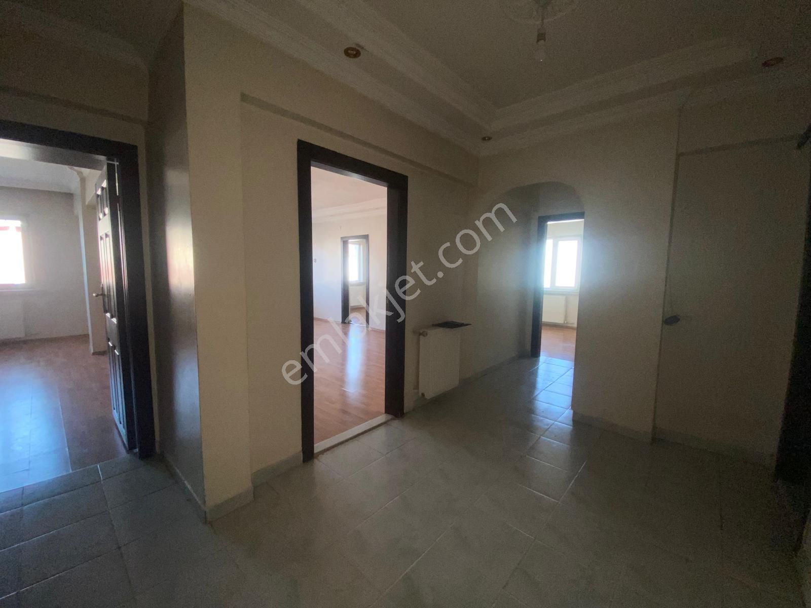 Koza Emlaktan Plevne Mahalesinde Cadde Üzerinde Ara Katta Geniş 3+1 Satılık Daire - Görsel 31