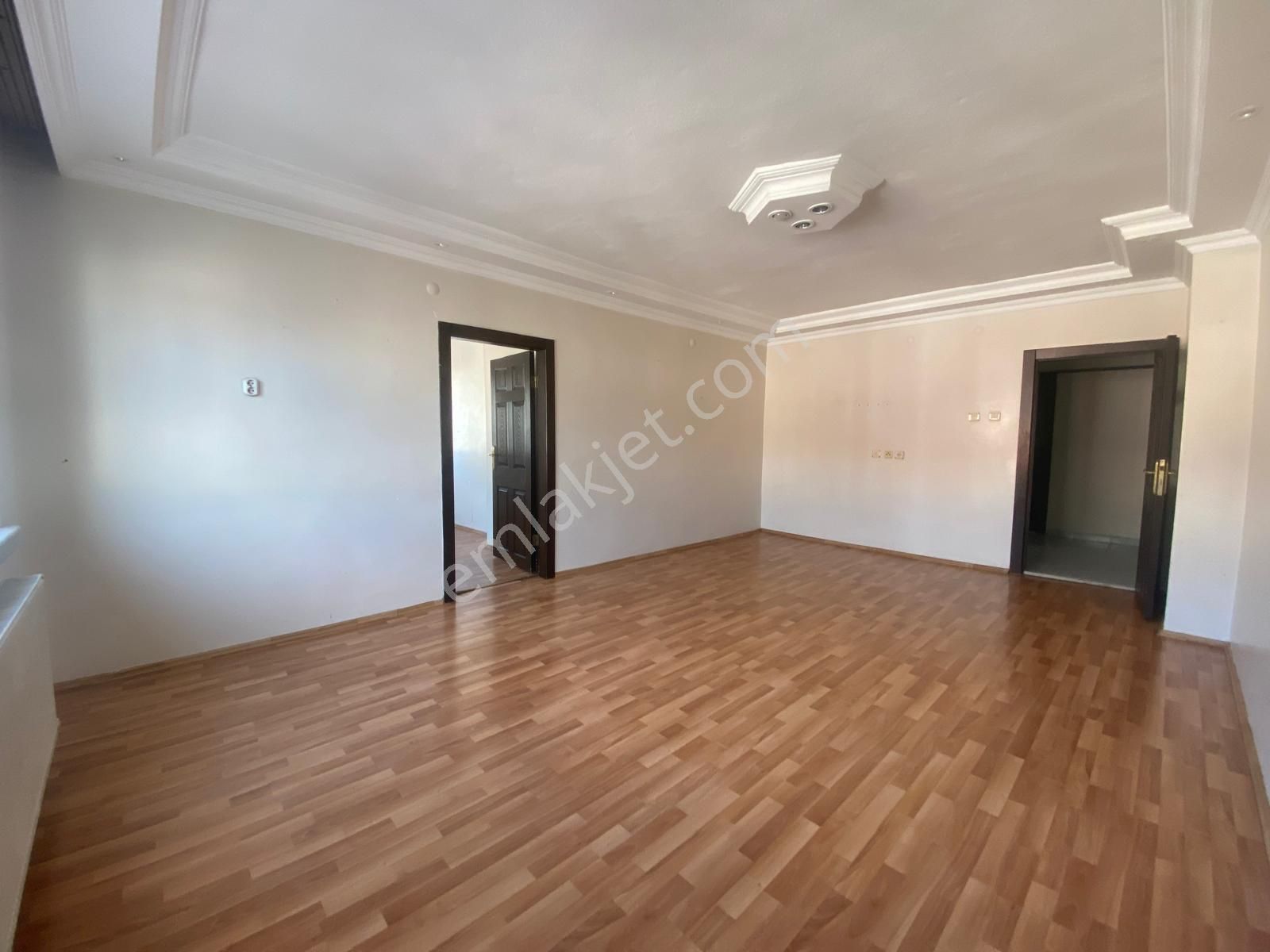 Koza Emlaktan Plevne Mahalesinde Cadde Üzerinde Ara Katta Geniş 3+1 Satılık Daire - Görsel 12