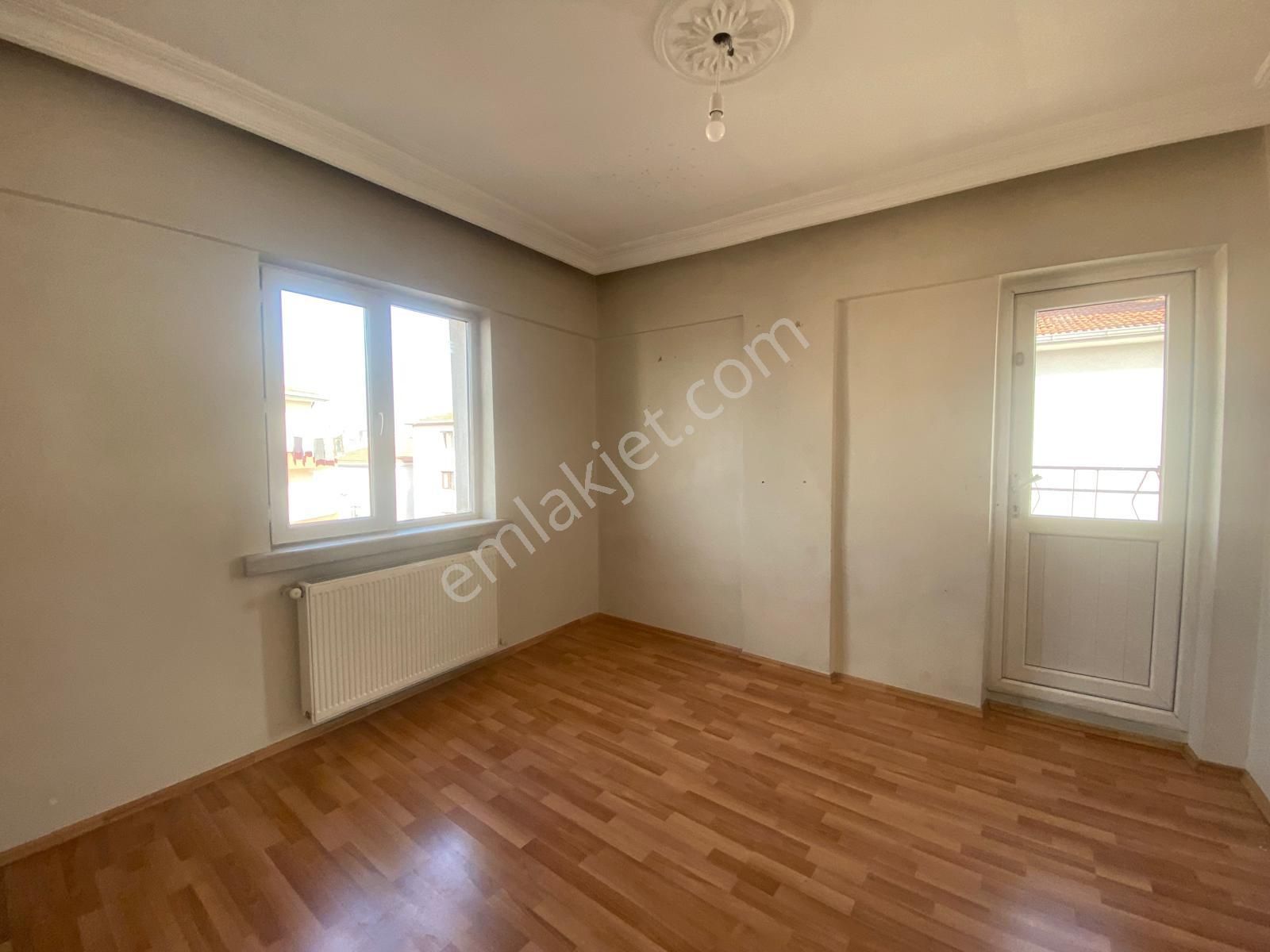 Koza Emlaktan Plevne Mahalesinde Cadde Üzerinde Ara Katta Geniş 3+1 Satılık Daire - Görsel 14