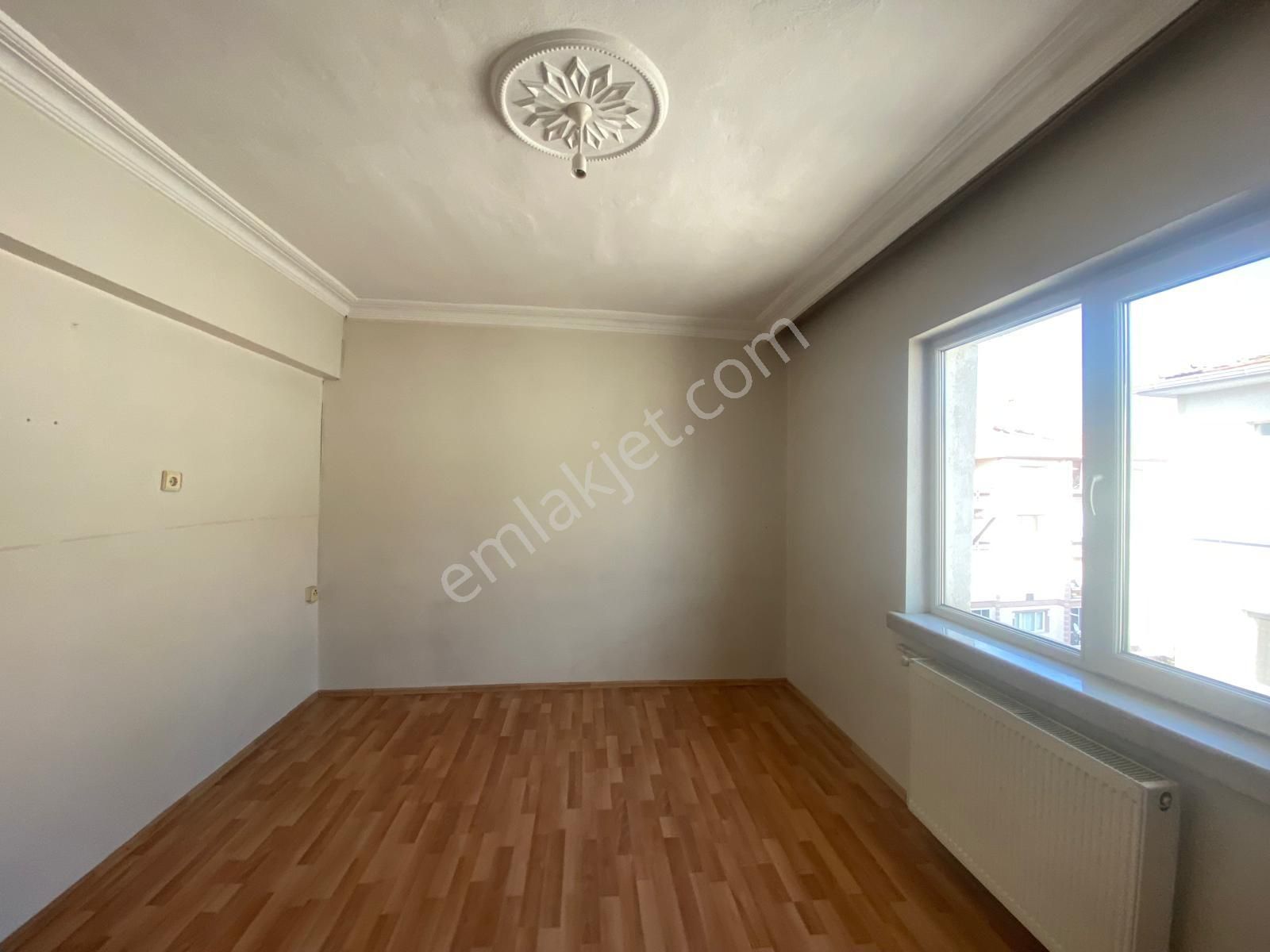 Koza Emlaktan Plevne Mahalesinde Cadde Üzerinde Ara Katta Geniş 3+1 Satılık Daire - Görsel 26