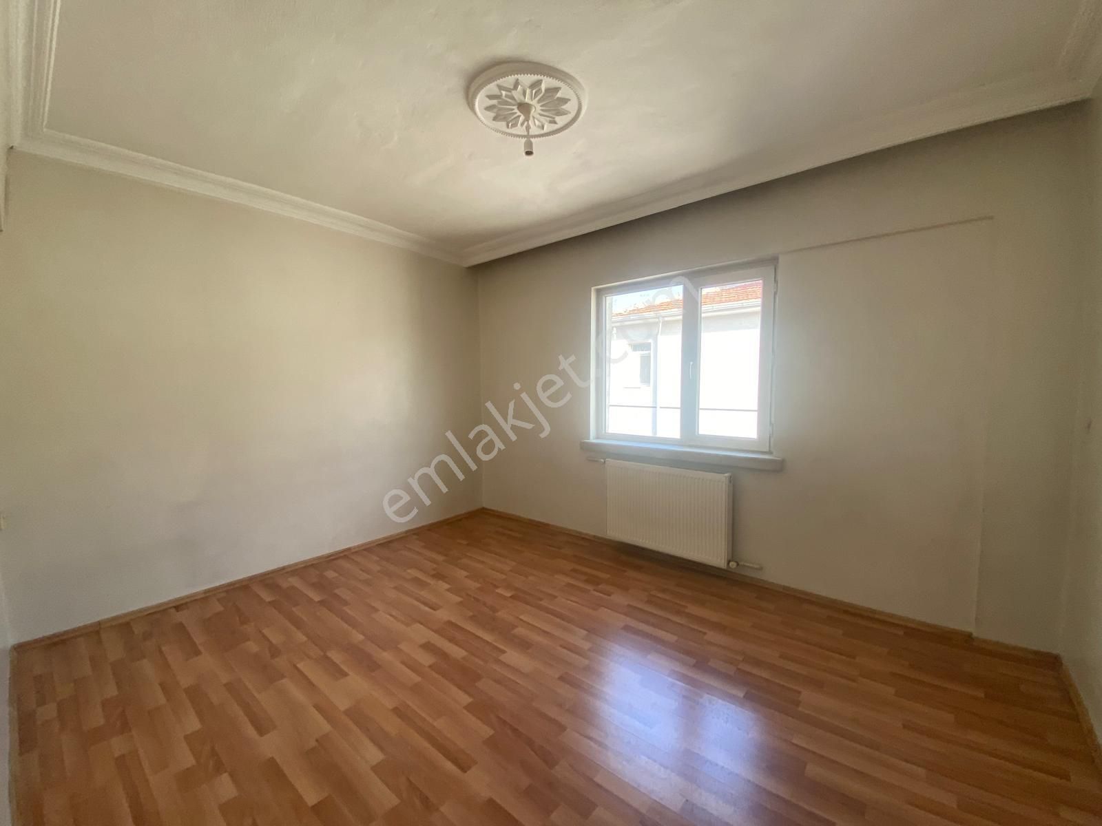 Koza Emlaktan Plevne Mahalesinde Cadde Üzerinde Ara Katta Geniş 3+1 Satılık Daire - Görsel 28