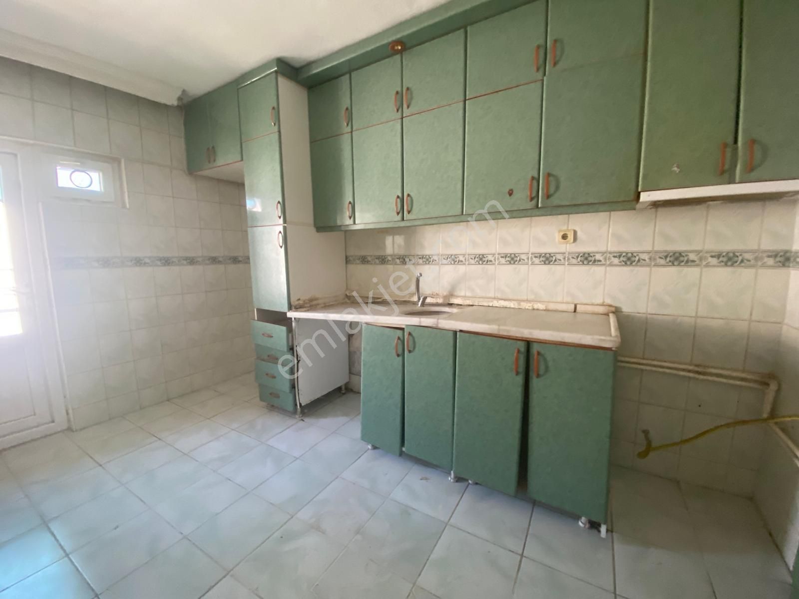 Koza Emlaktan Plevne Mahalesinde Cadde Üzerinde Ara Katta Geniş 3+1 Satılık Daire - Görsel 6