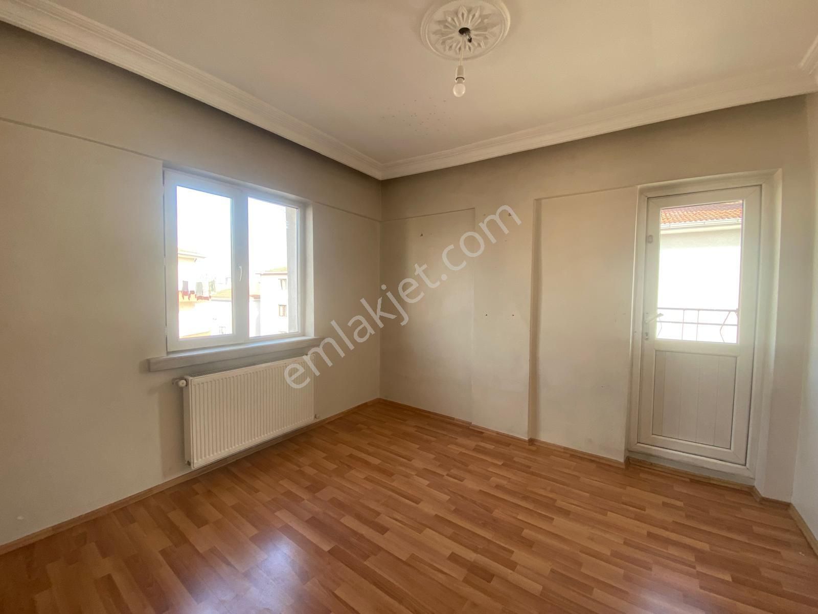 Koza Emlaktan Plevne Mahalesinde Cadde Üzerinde Ara Katta Geniş 3+1 Satılık Daire - Görsel 15