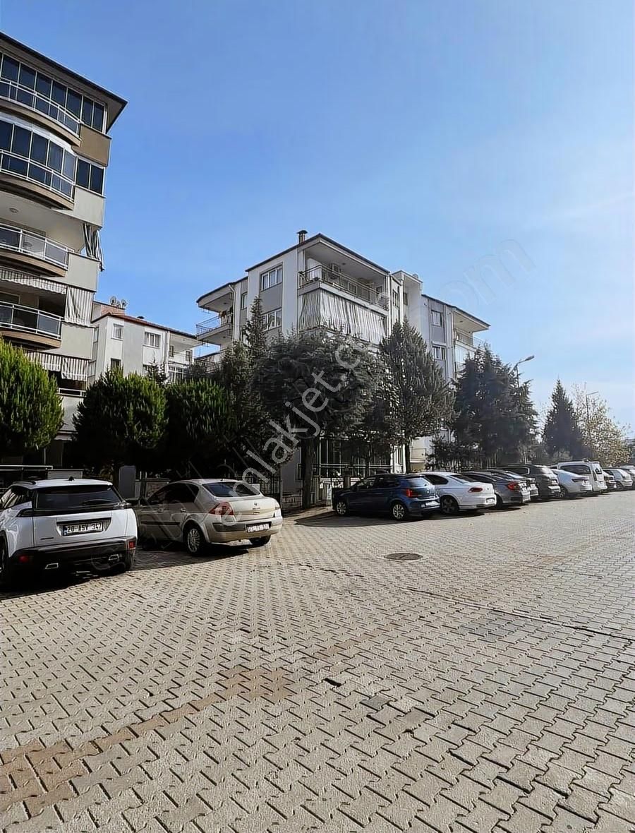 Denizli Adalet Mahallesi'nde Fırsat 3 +1 180 Metre² Daire - Görsel 14