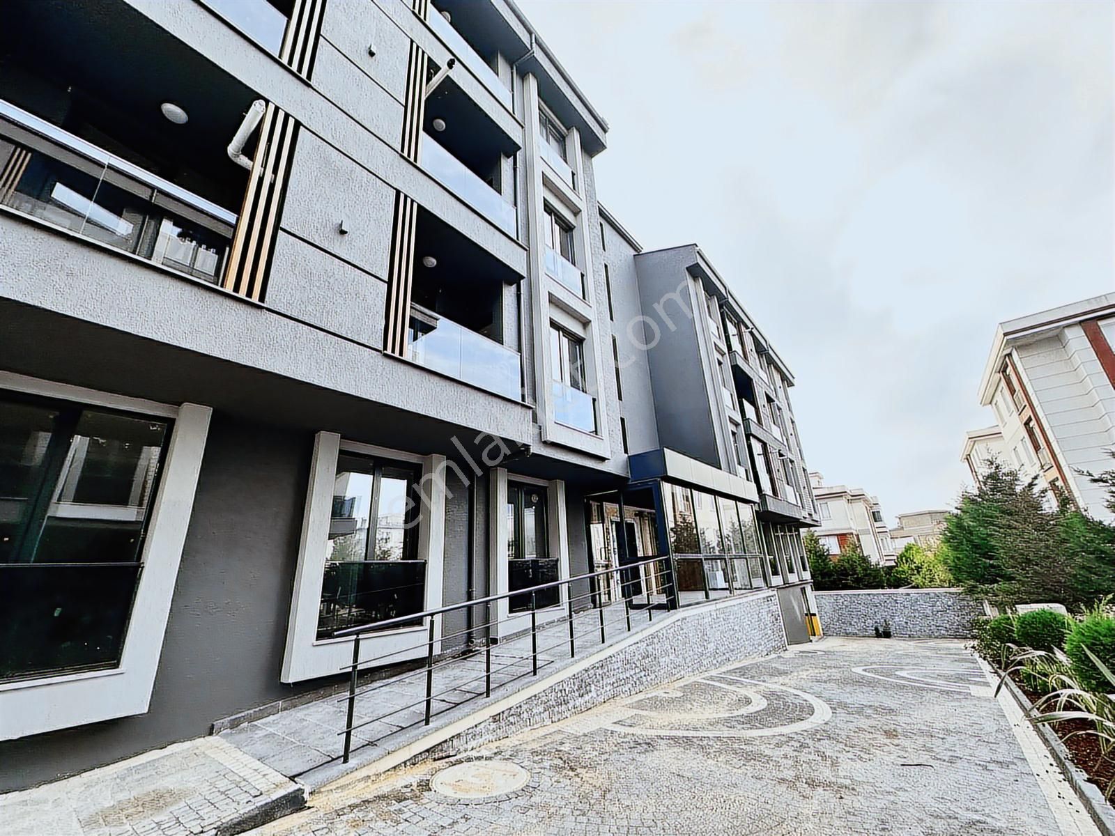 Bulvar Cepheli Havuzlu Site Full Eşyalı 1+1-20 Bin Kira Getirili - Görsel 10