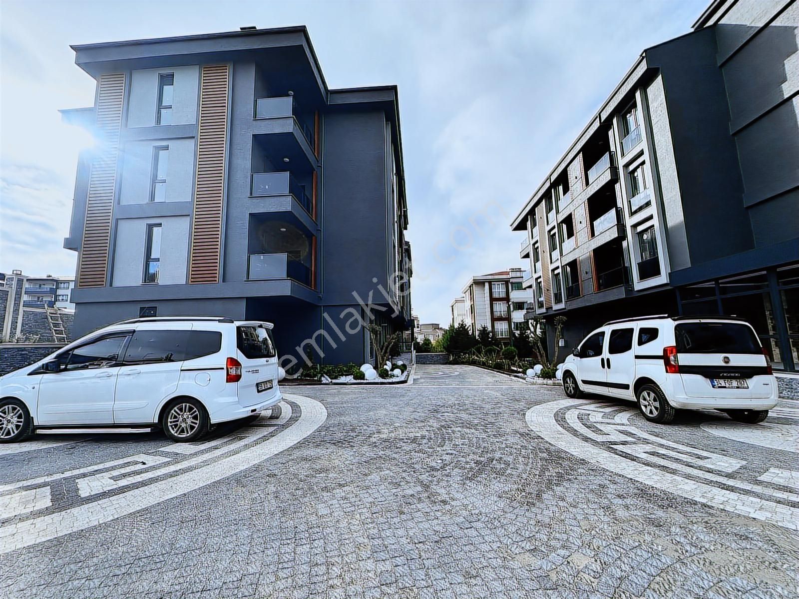 Bulvar Cepheli Havuzlu Site Full Eşyalı 1+1-20 Bin Kira Getirili - Görsel 11