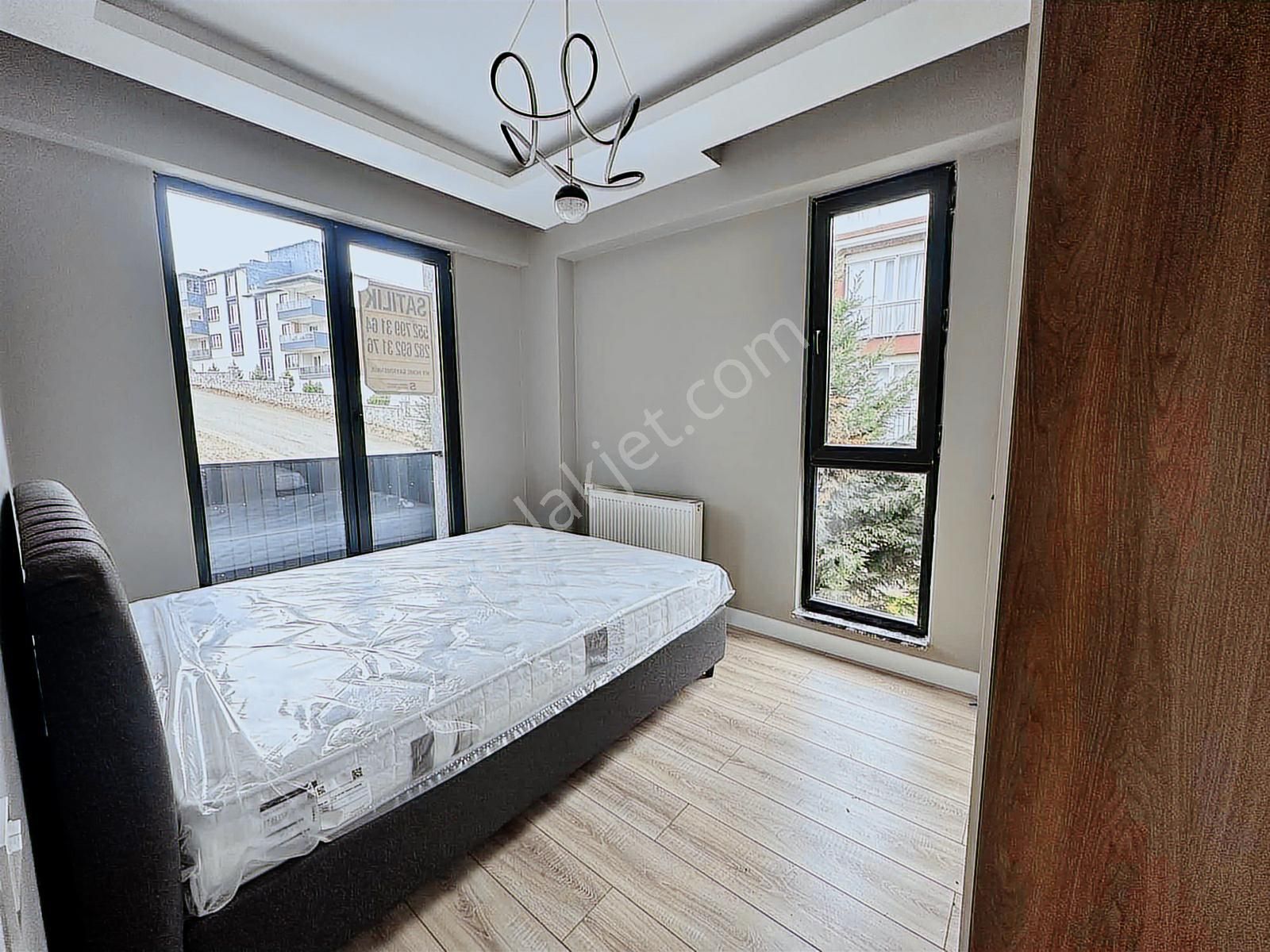 Bulvar Cepheli Havuzlu Site Full Eşyalı 1+1-20 Bin Kira Getirili - Görsel 6