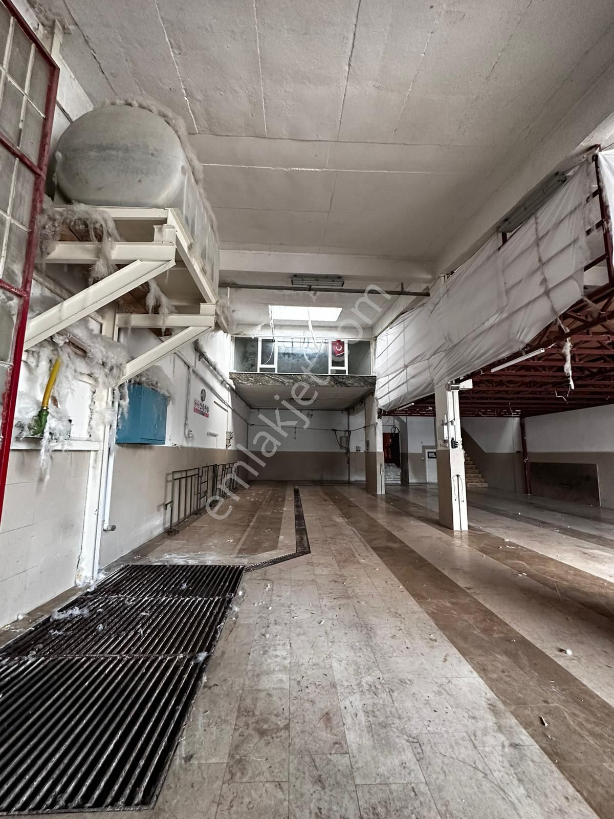 Otosansitte Kiralık Masrafsızsız Temiz Dükkan - Görsel 5