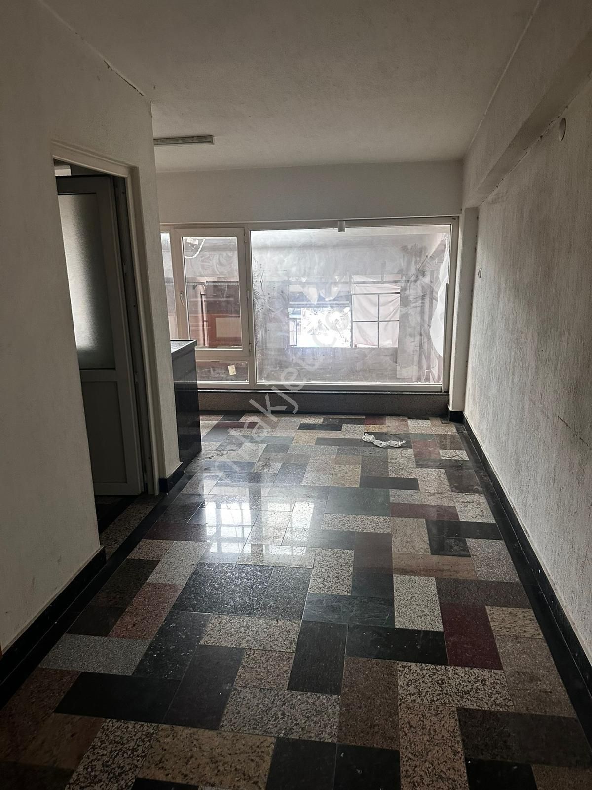 Otosansitte Kiralık Masrafsızsız Temiz Dükkan - Görsel 12