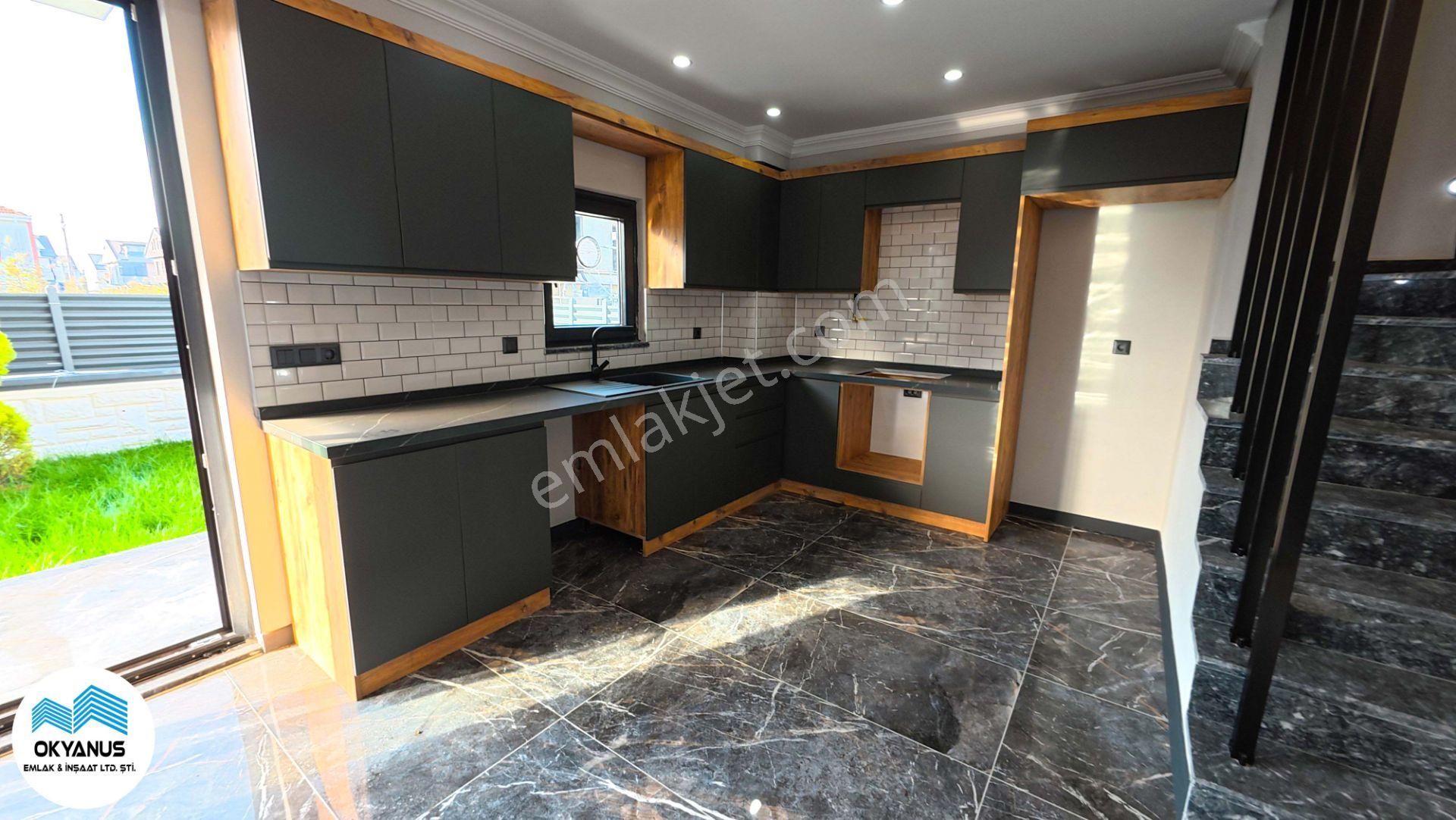 Kocaali De Geniş Bahçeli Jakuzili Denize 50 Adım Şık 3+1 Villa - Görsel 13