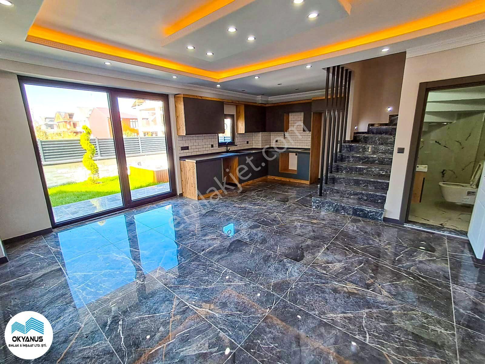 Kocaali De Geniş Bahçeli Jakuzili Denize 50 Adım Şık 3+1 Villa - Görsel 31