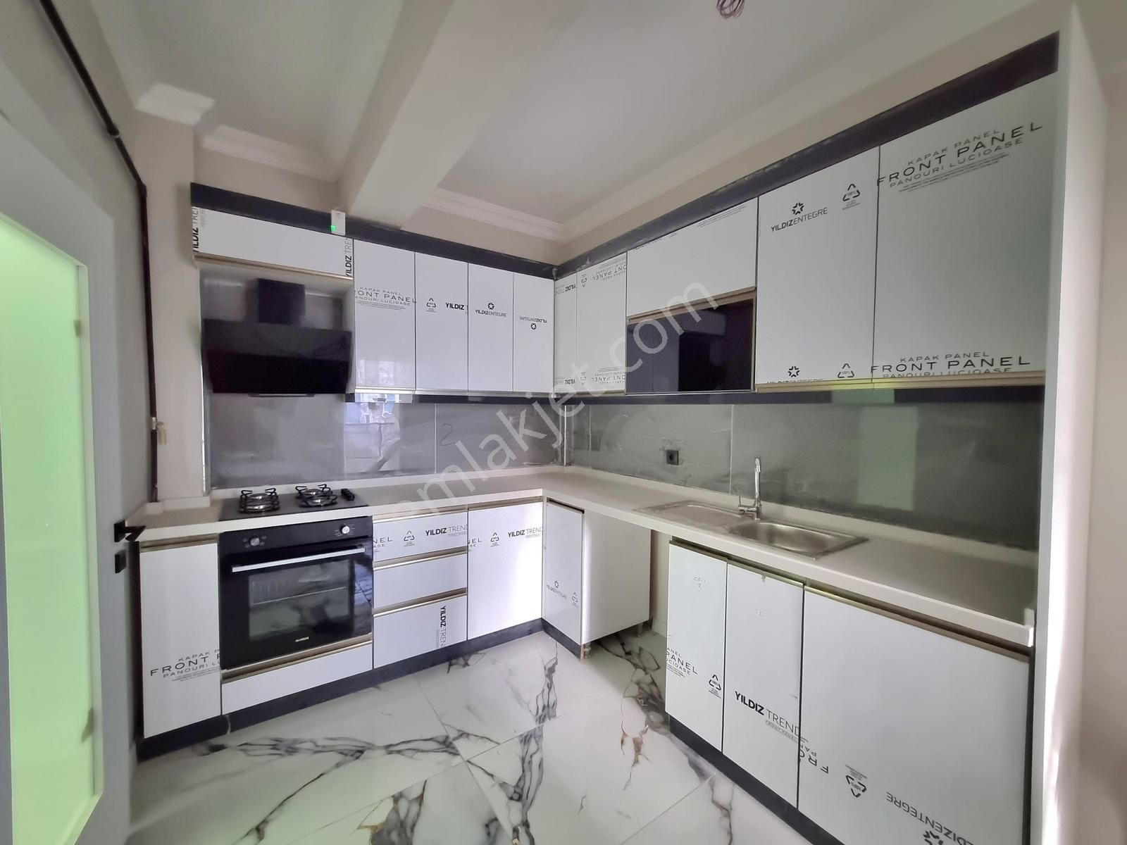 Yenikent Satılık 3+1 Park Cepheli Yüksek Giriş Kat Uygun Daire - Görsel 13