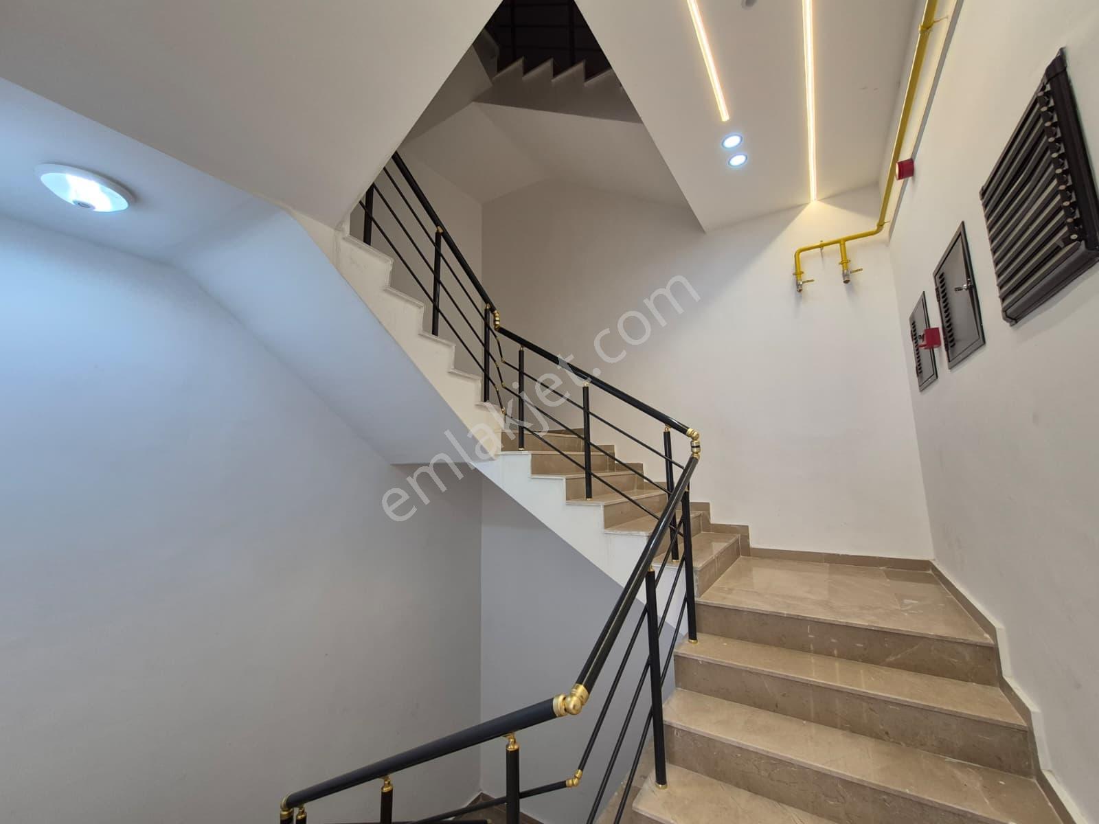 Yağmur Emlak'tan Türker Plaza'da Satılık 1+1 Ofis Katları - Görsel 11