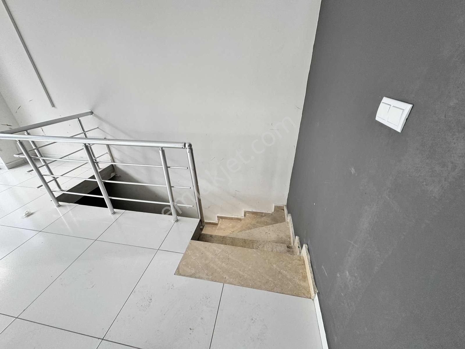 Yağmur Emlak'tan Satılık Gençlik Merkezi Yanı Depolu Dükkan - Görsel 9