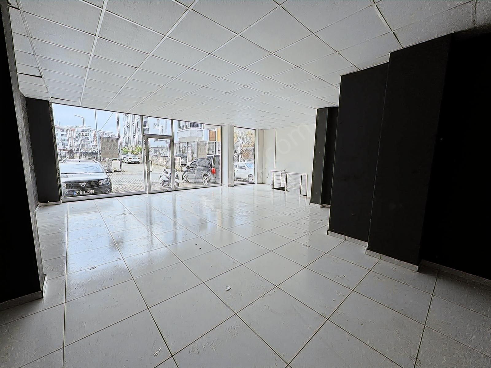 Yağmur Emlak'tan Satılık Gençlik Merkezi Yanı Depolu Dükkan - Görsel 3