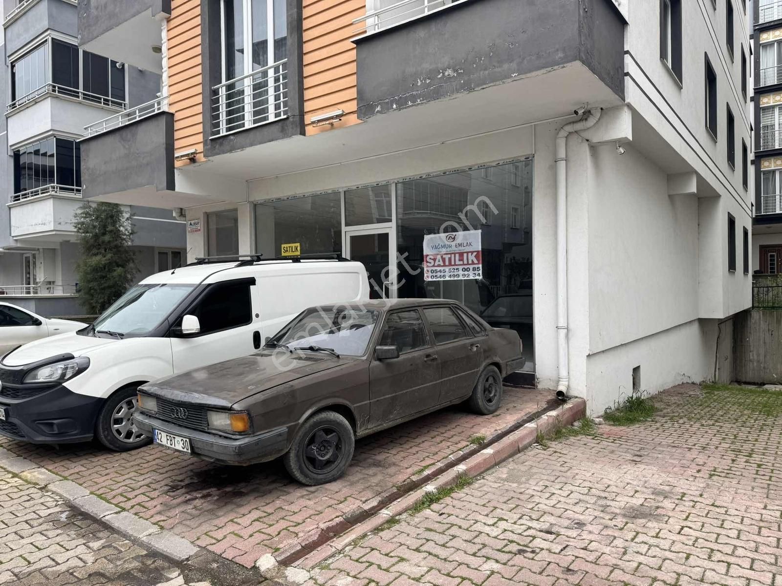 Yağmur Emlak'tan Satılık Gençlik Merkezi Yanı Depolu Dükkan