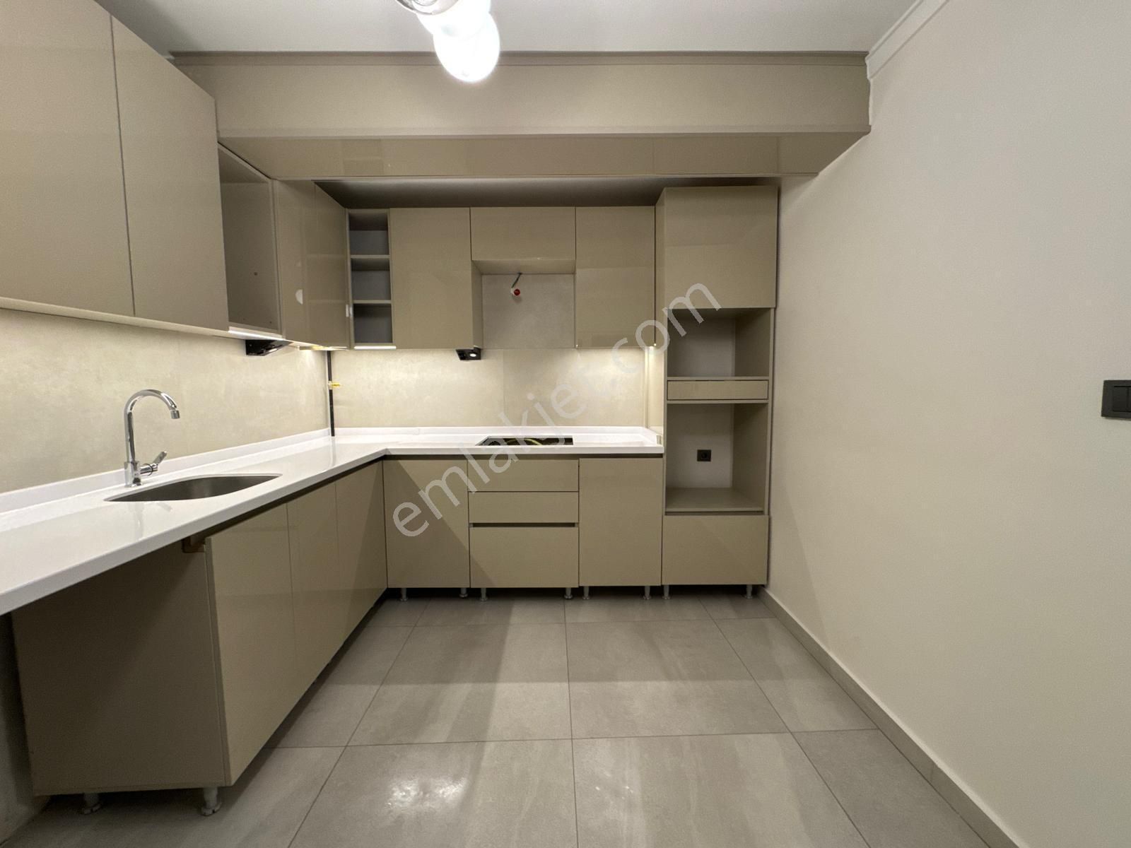 Batıkent İlkyerleşim'de Özel Mimari Tasarım 5+1 Satılık Müstakil - Görsel 3