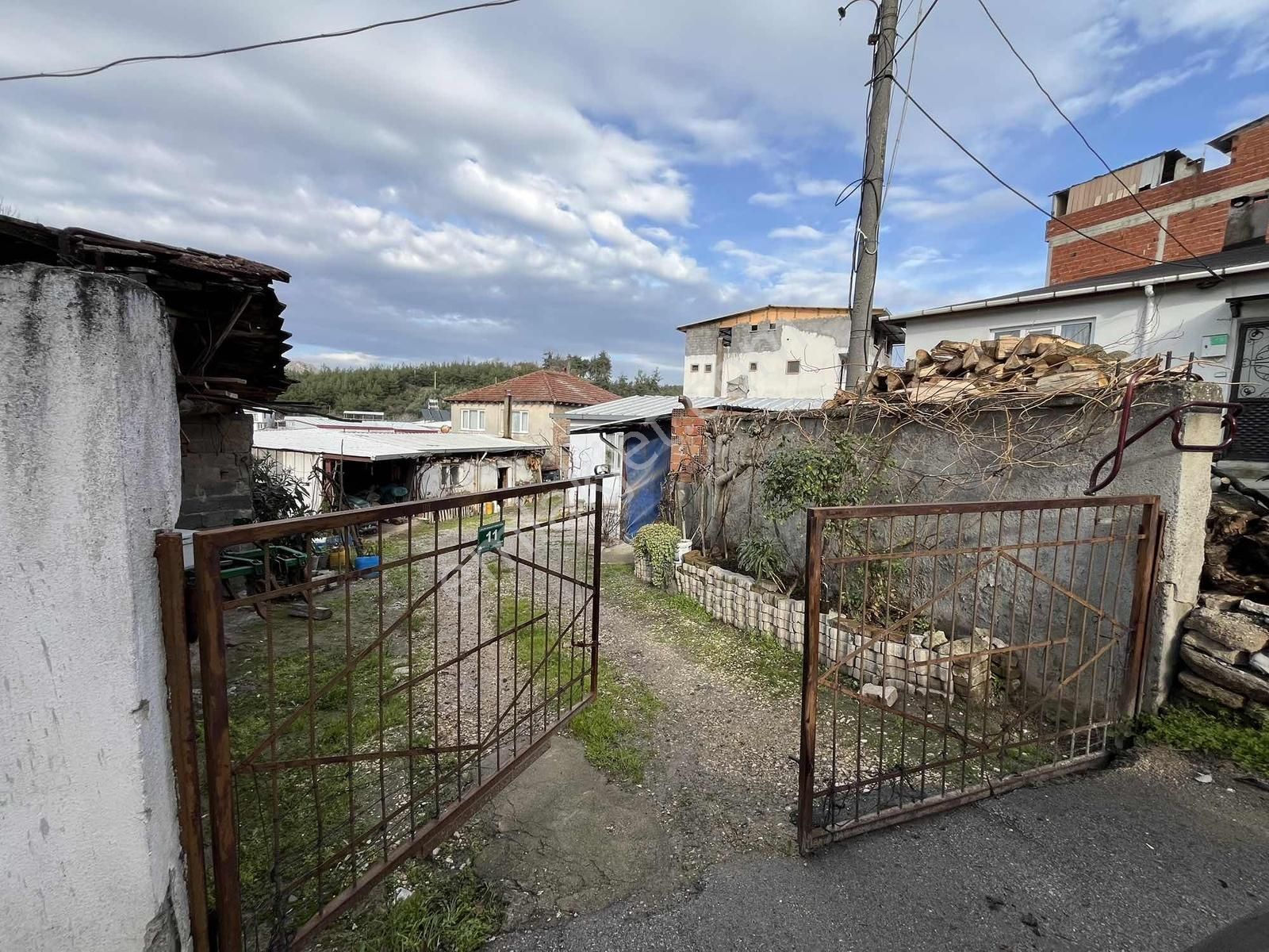 Çağlayan Mahallesi Satılık Köy İçi İmarlı Arsa (müstakil Ev )
