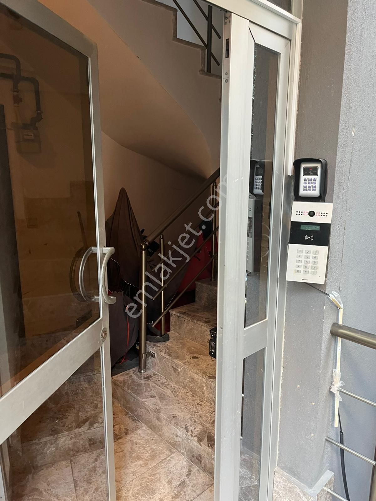 Kuşadası Ege Mahallesi 1+1 Eşyalı • Bahçe Katı • Doğalgazlı Kiralık Daire - Görsel 6