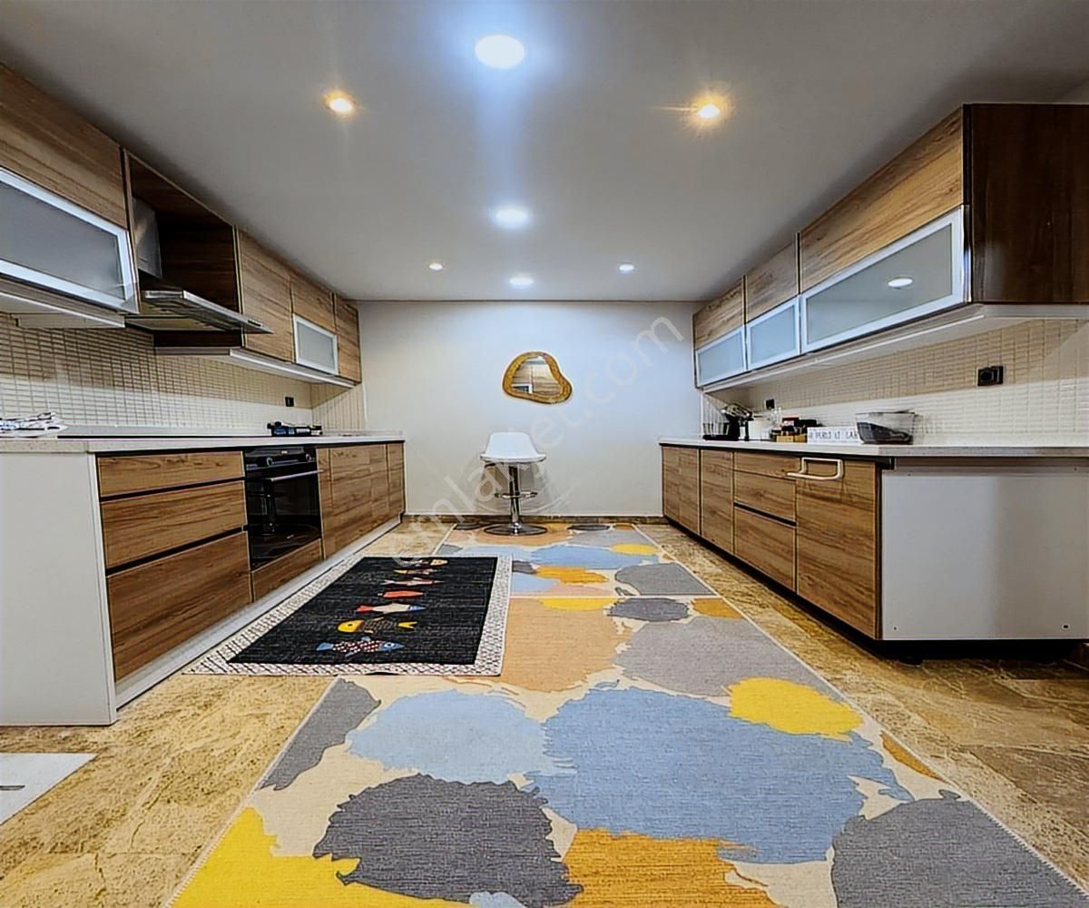 Full Konseptli Eşsiz Deniz Manzaralı Site İçi Asansörlü Villa - Görsel 27