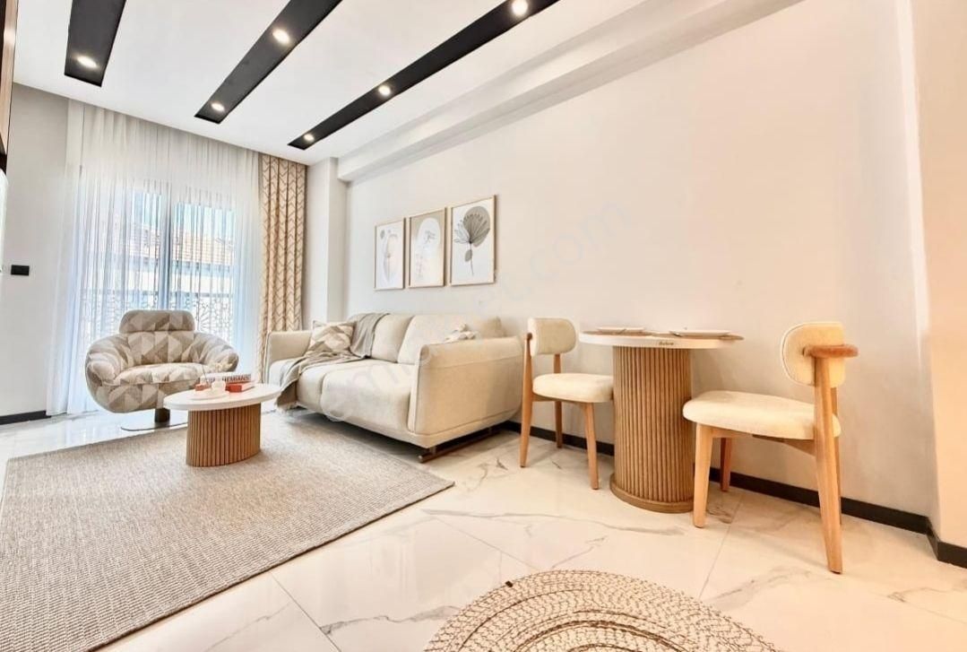 Saltak Caddesi'nde Geniş Sıfır 1+1 Balkonlu Suıt Daireler - Görsel 16