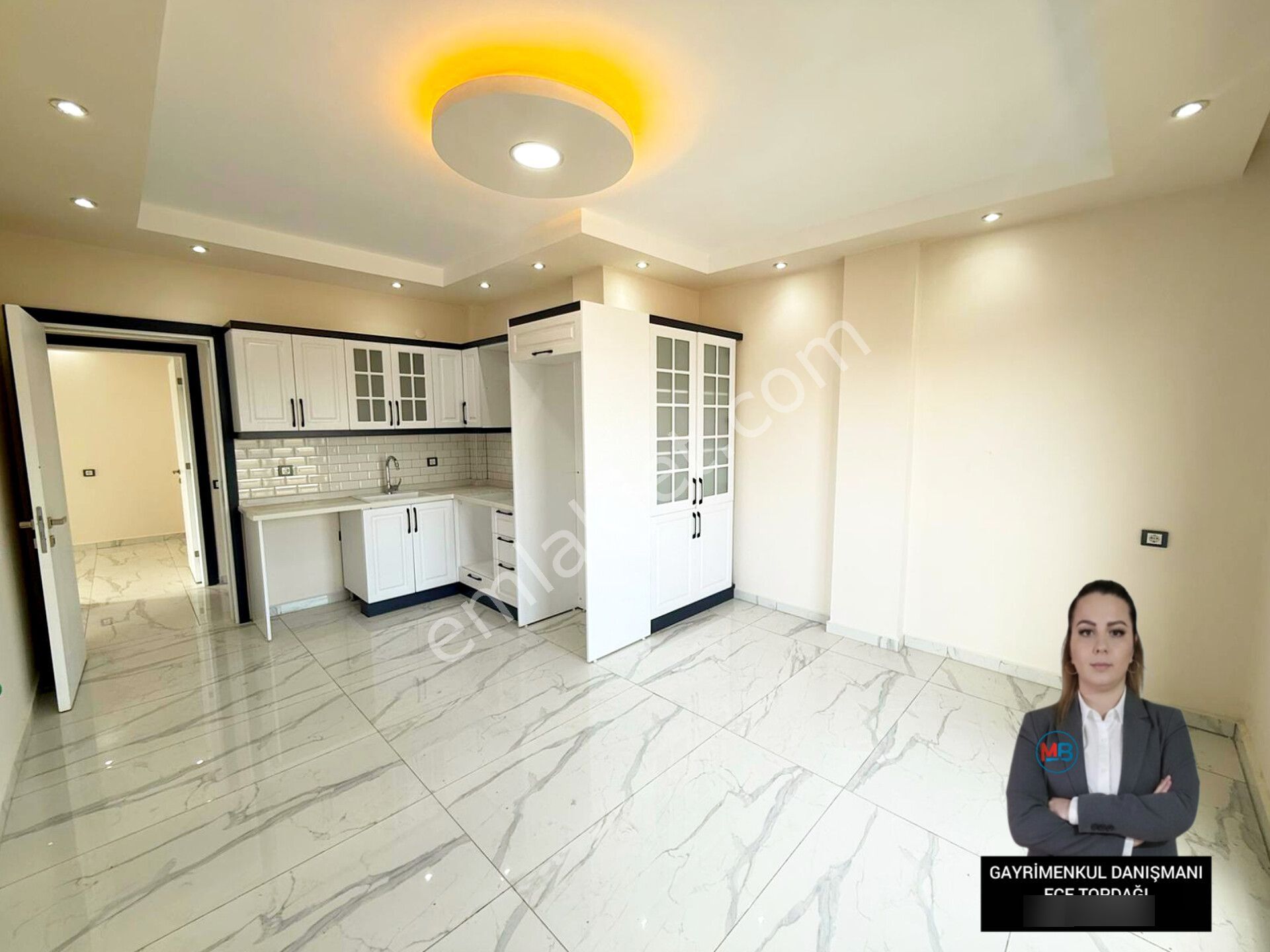 Didim'de Satılık 2+1 Orta Kat Çarşı Merkeze Yakın Daire! - Görsel 9