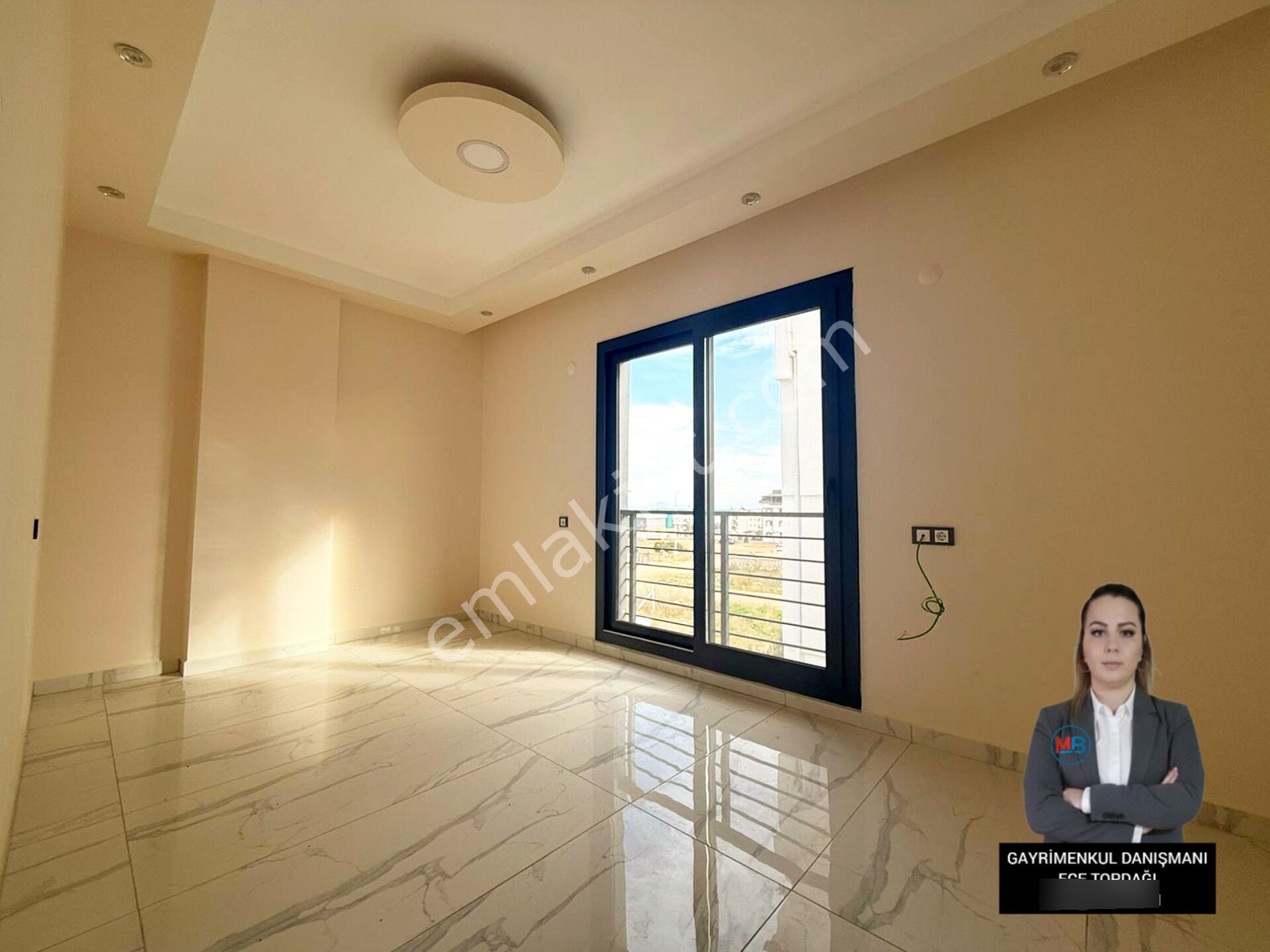 Didim'de Satılık 2+1 Orta Kat Çarşı Merkeze Yakın Daire! - Görsel 6