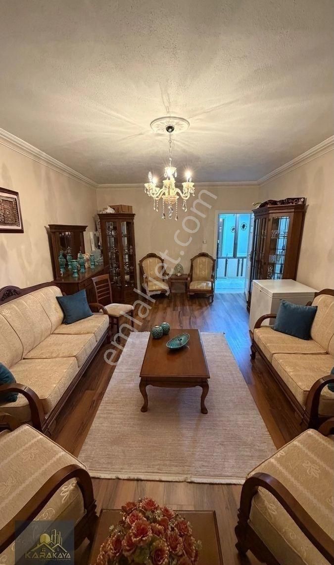 Karakaya Emlak Ofisinden Zafer Mahallesinde Harika Kaçmaz Konumda Yapılı Daire