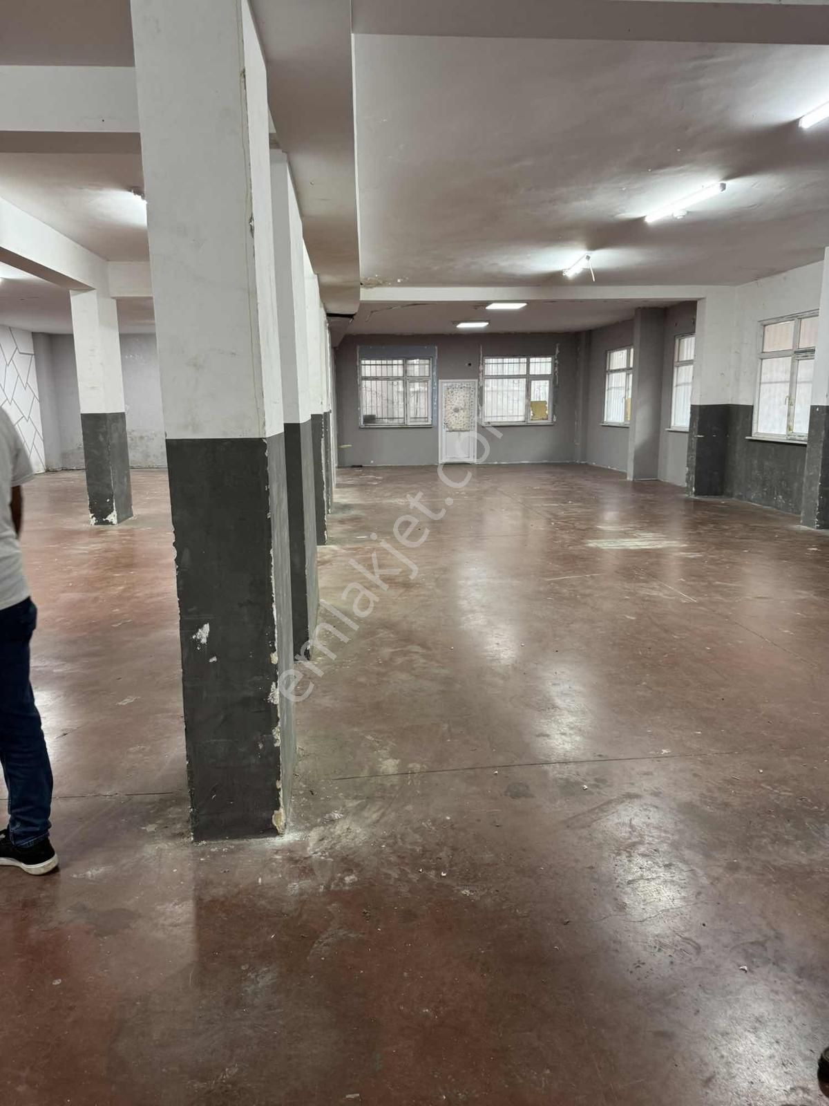 Arnavutköy Merkezde Kiralık 500m2 Düz Girişli Kullanışlı Dükkan - Görsel 4