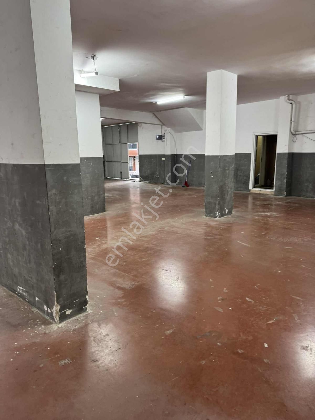 Arnavutköy Merkezde Kiralık 500m2 Düz Girişli Kullanışlı Dükkan - Görsel 3