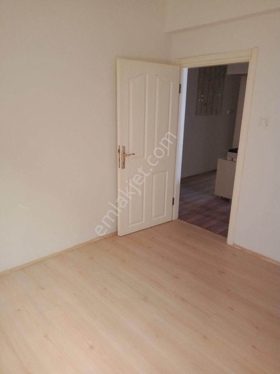 Lapseki Cadde Üzeri Geniş 3+1 Daire - Görsel 32