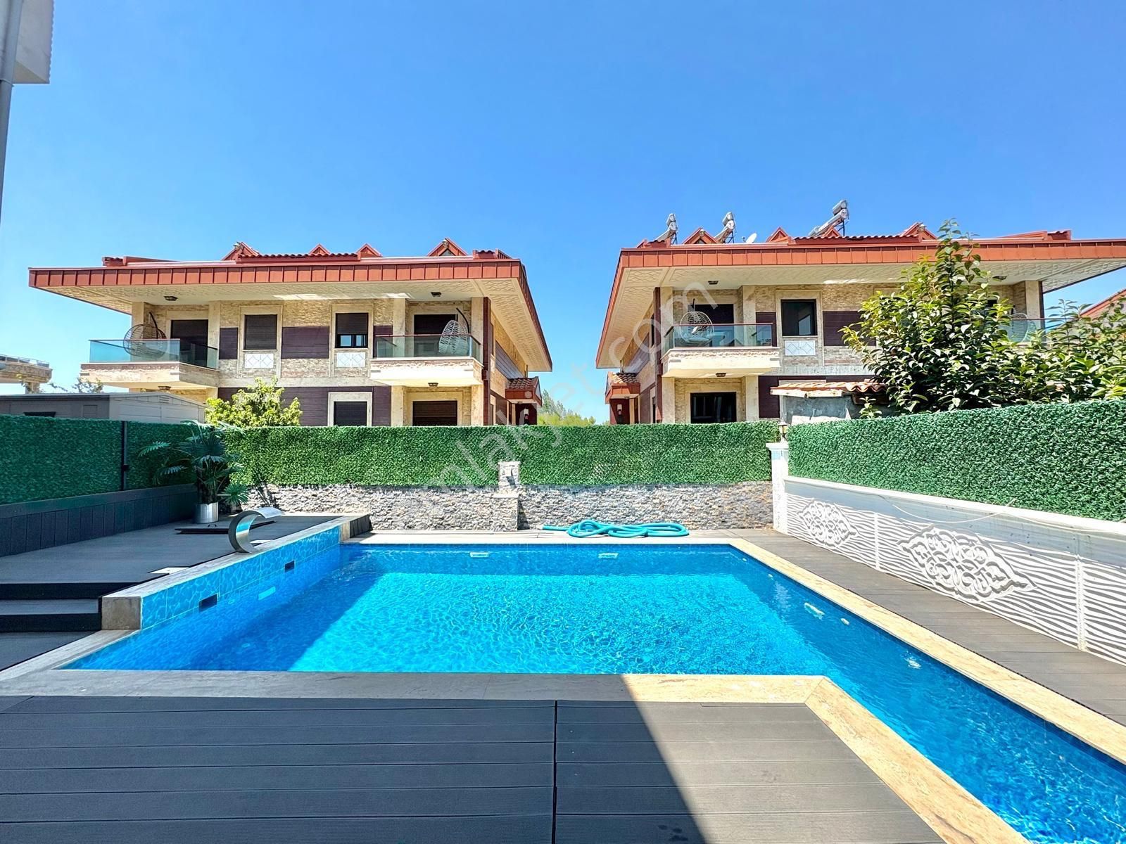 ▶ ▶ Akçay Körfez'den Özel Havuzlu Detaylarına Bayılacağınız 5+1 Satılık Villa