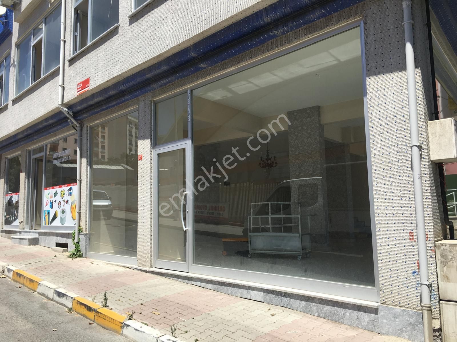 Kartal Kartal Karlıktepe Soğanlık Caddesi Üstünde Satılık 330m2 + 110m2 Bahçe
