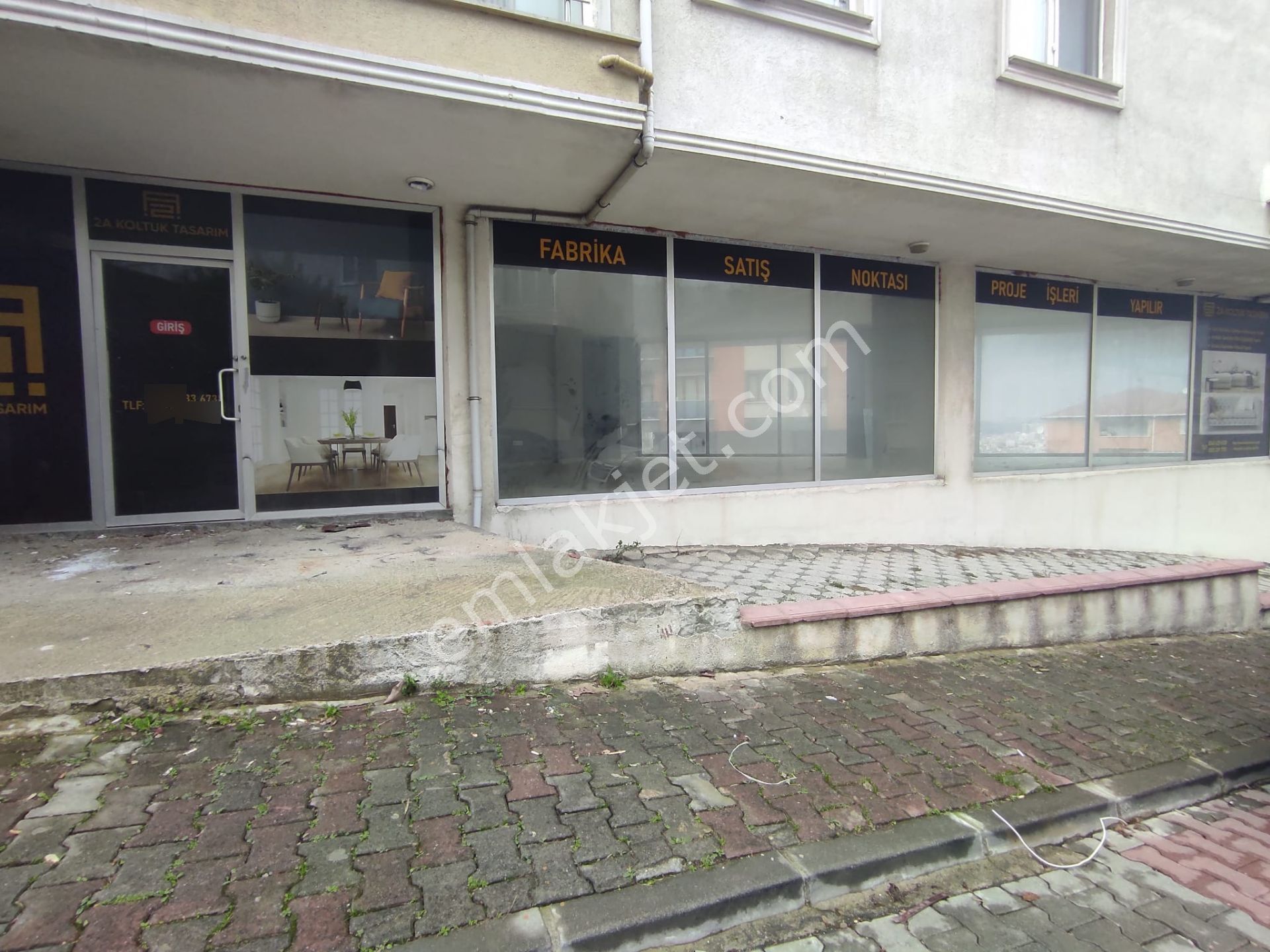 Yunusemre De Köşe Binada 2 Katlı Ferah Geniş Cephe