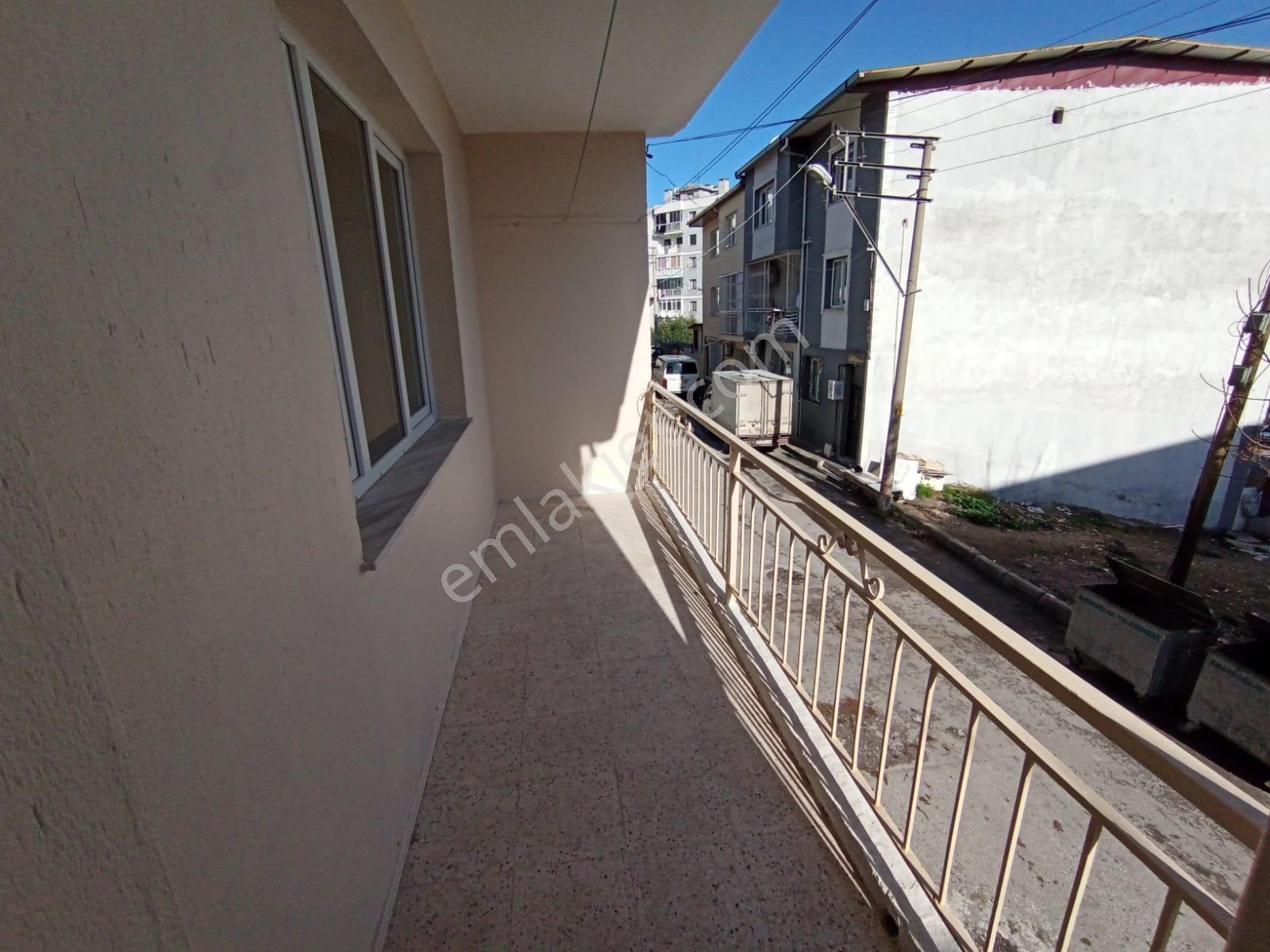 Karabağlar Barış Mh. Eserkent Yakını 2+1 120 M2 Kiralık Ev - Görsel 4
